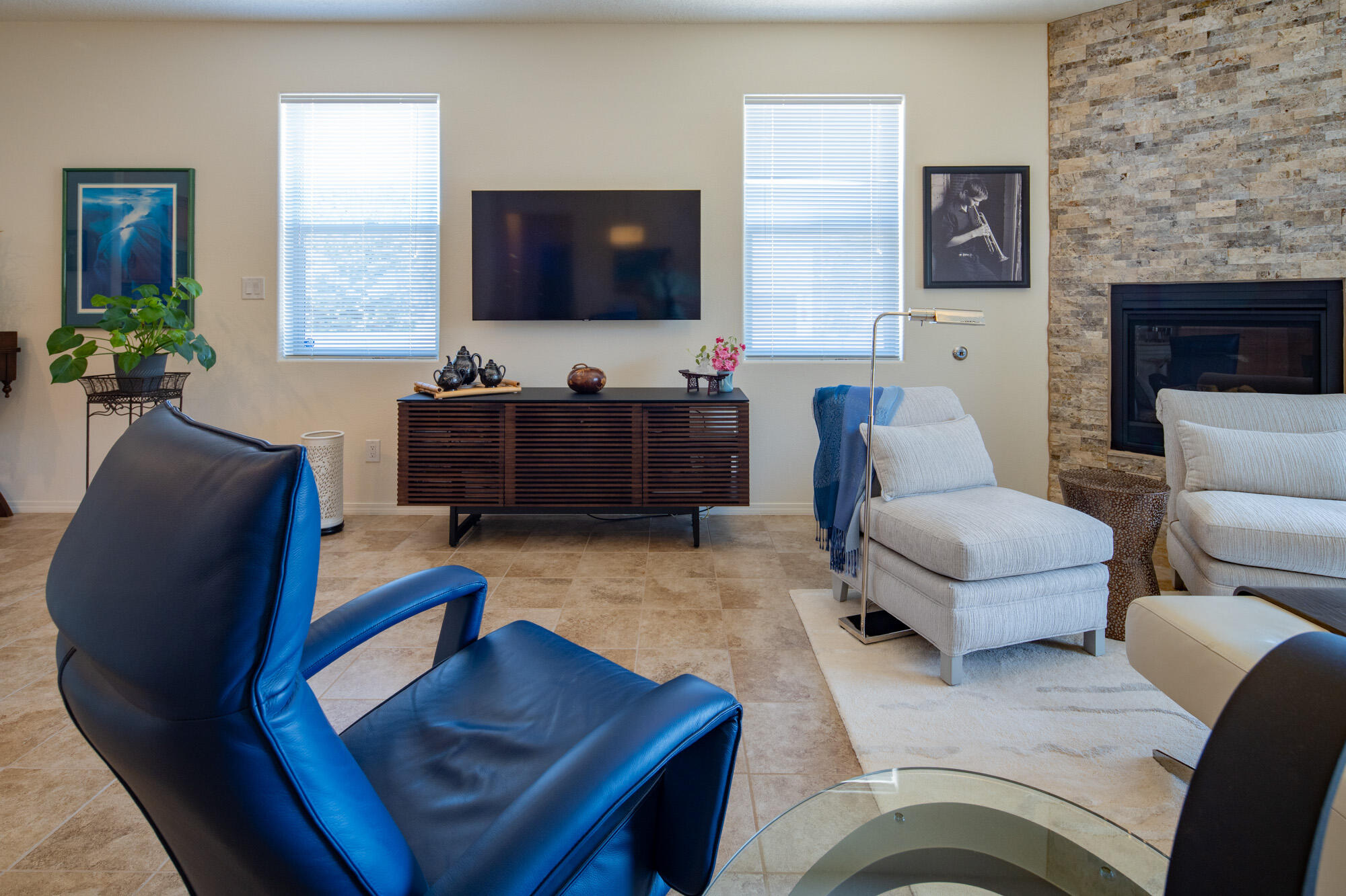 6124 SANTA FE TRAIL Drive NE