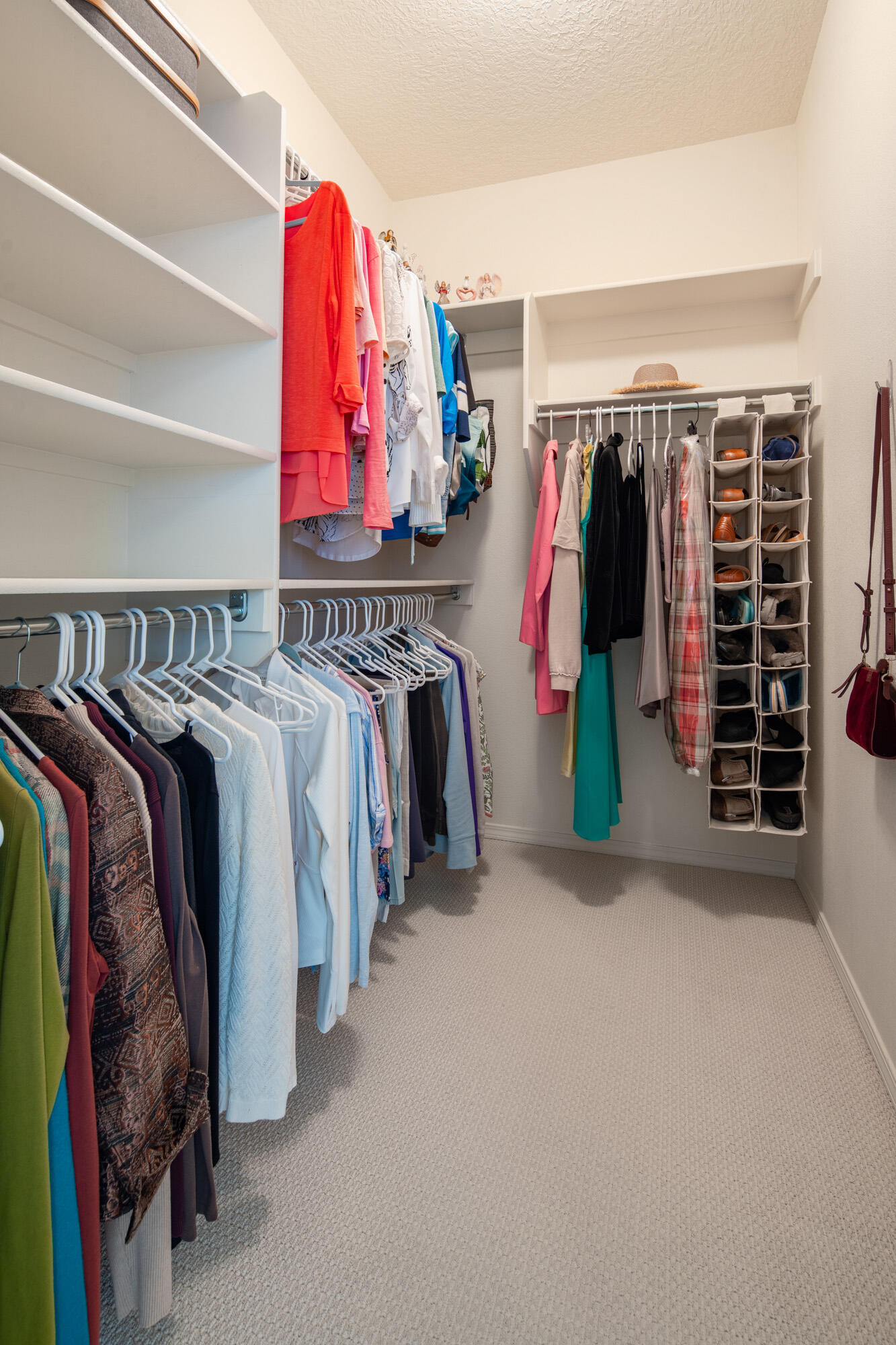 6124 SANTA FE TRAIL Drive NE