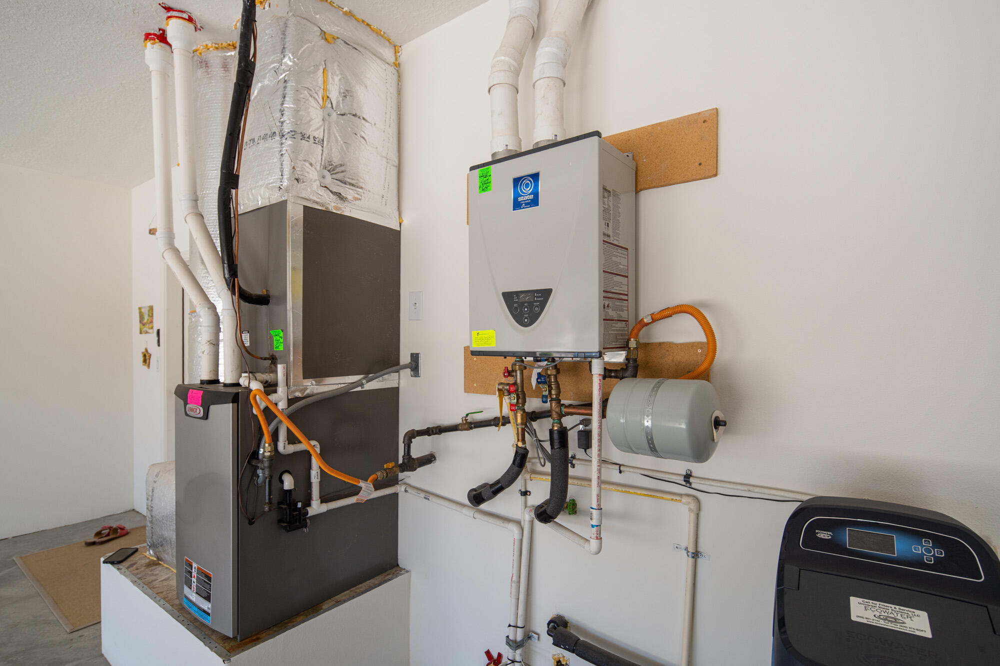 6124 SANTA FE TRAIL Drive NE