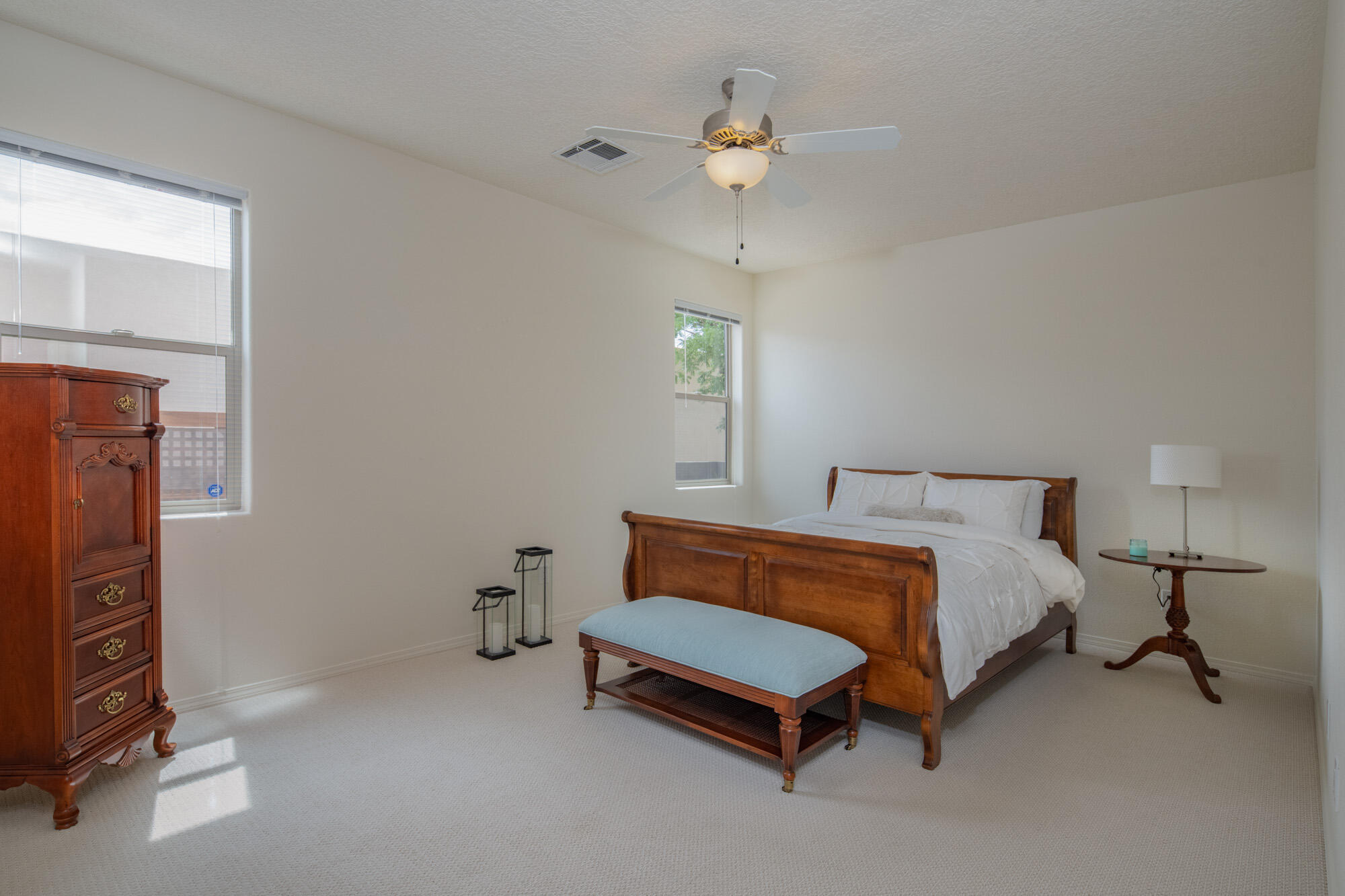 6124 SANTA FE TRAIL Drive NE