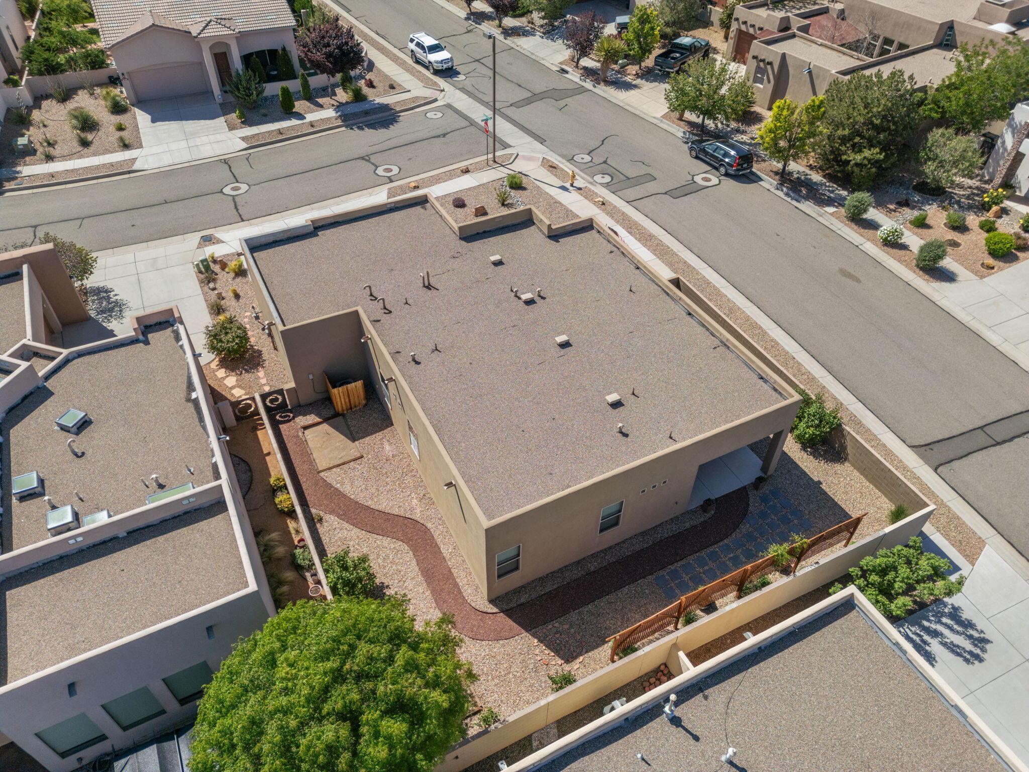 6124 SANTA FE TRAIL Drive NE