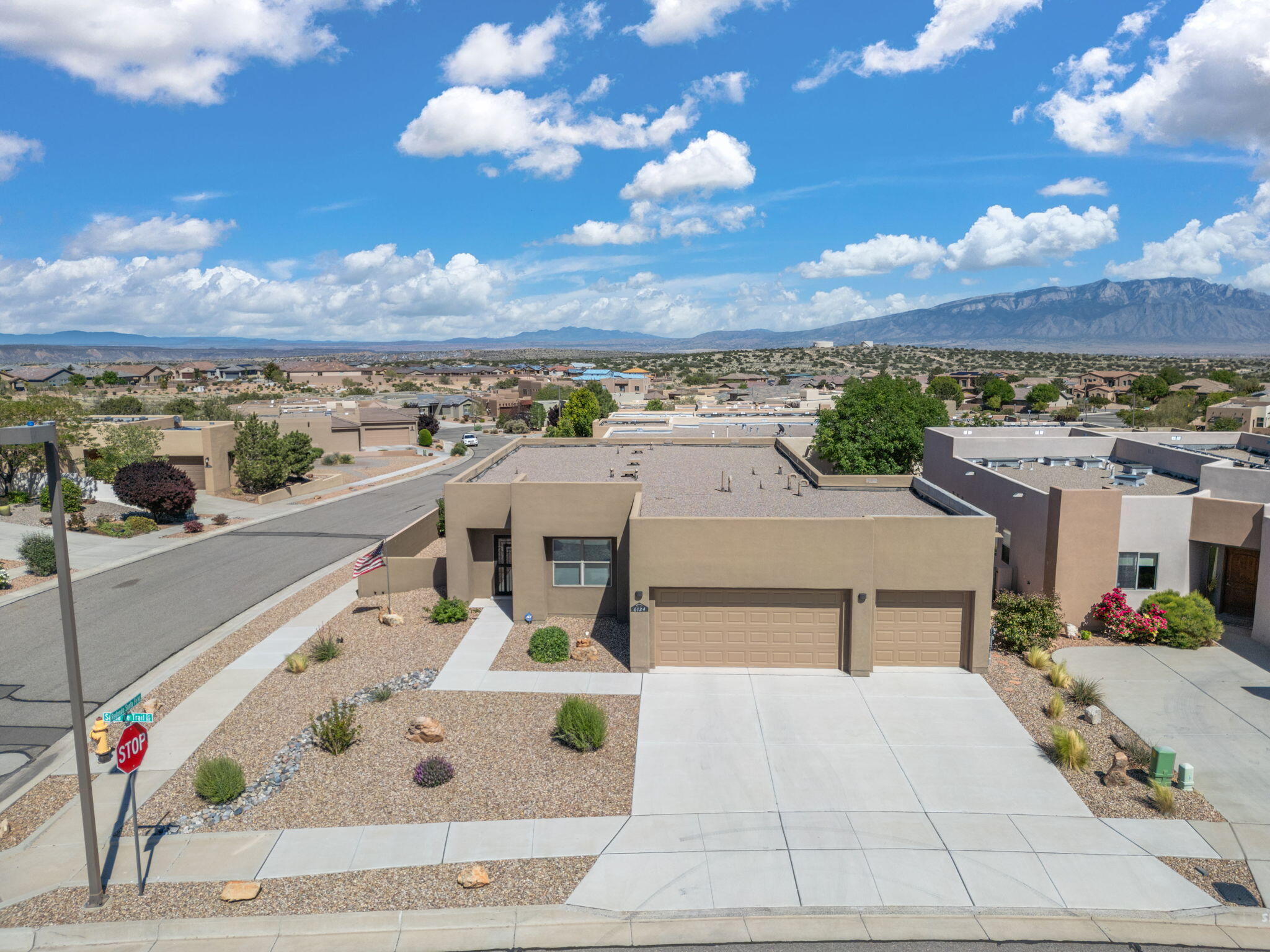 6124 SANTA FE TRAIL Drive NE