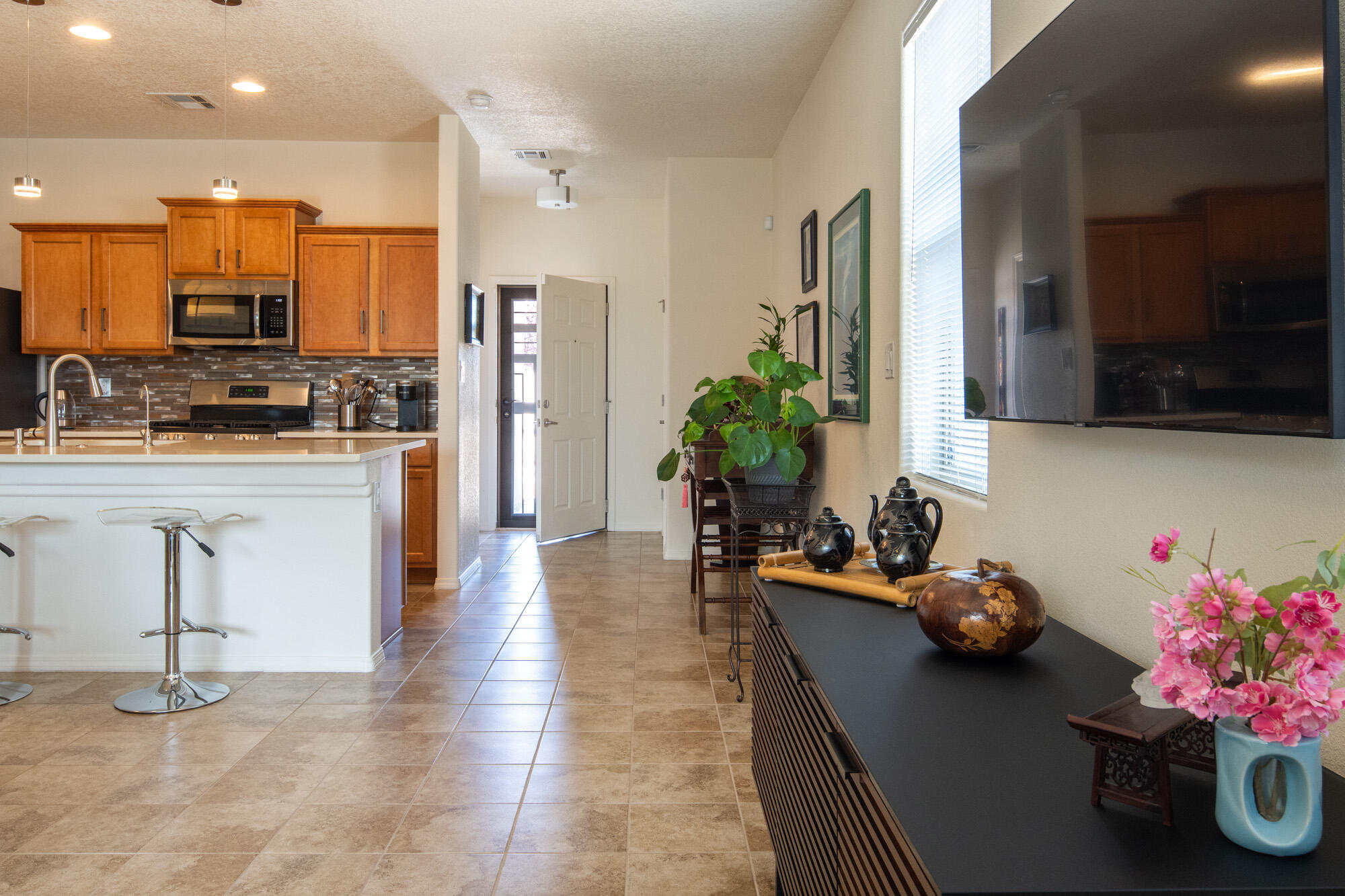 6124 SANTA FE TRAIL Drive NE