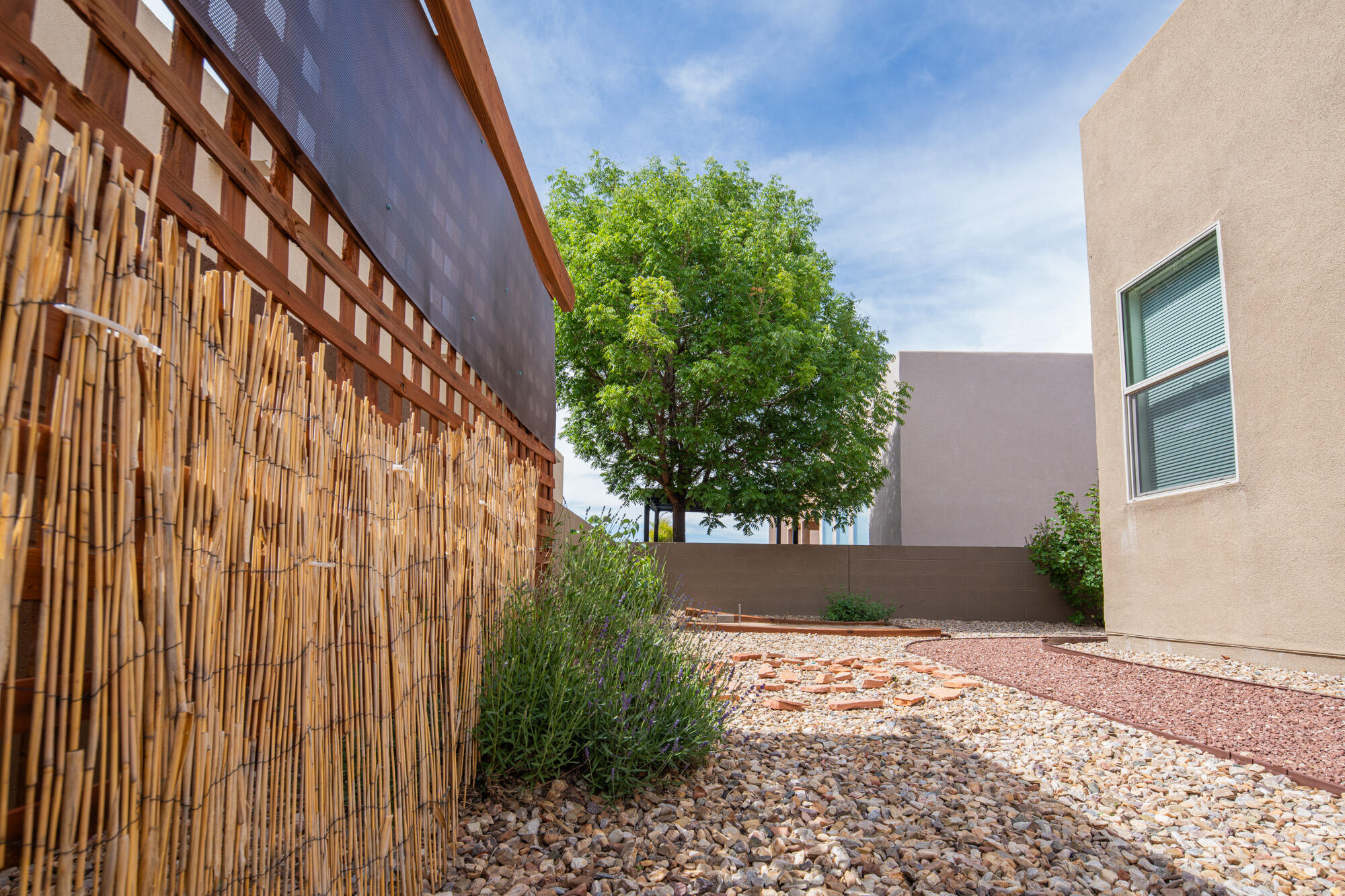 6124 SANTA FE TRAIL Drive NE