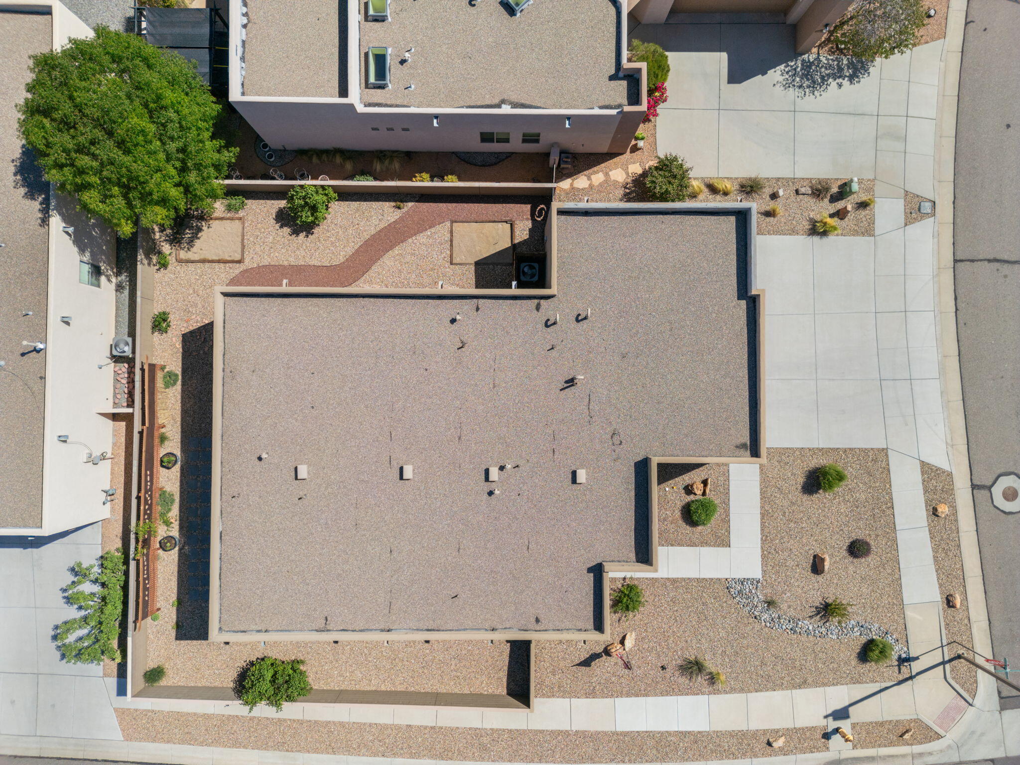 6124 SANTA FE TRAIL Drive NE