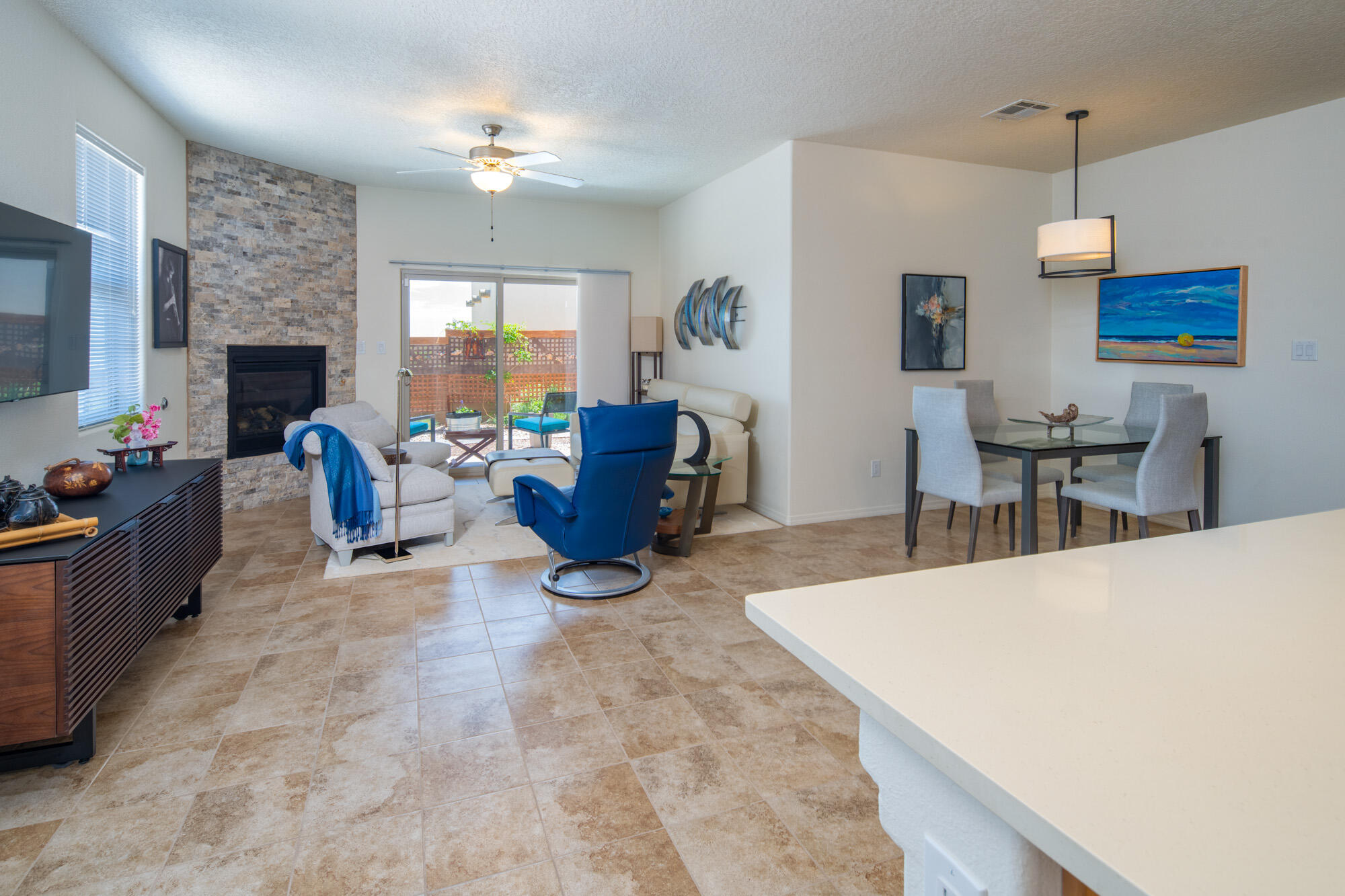 6124 SANTA FE TRAIL Drive NE