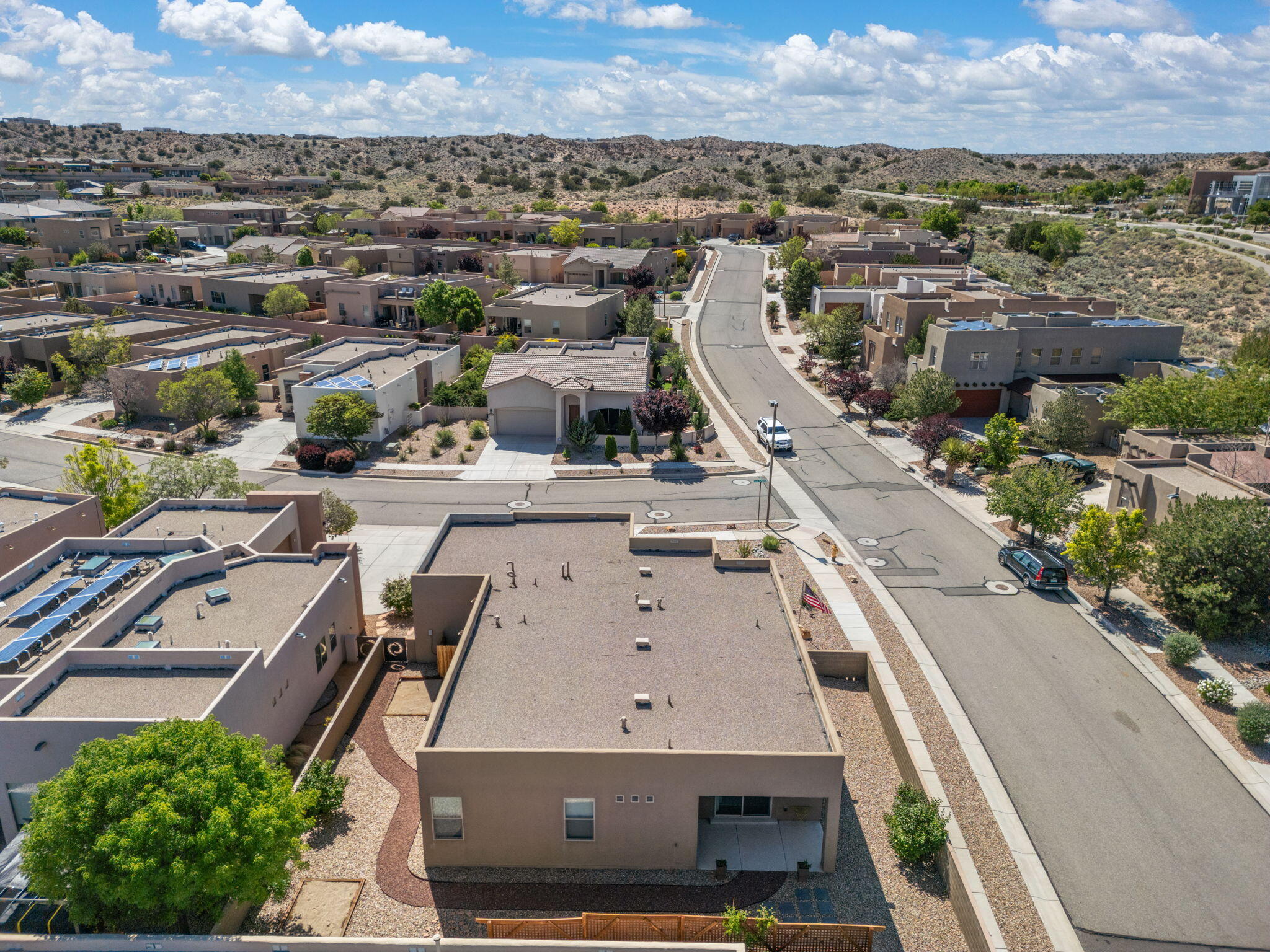 6124 SANTA FE TRAIL Drive NE