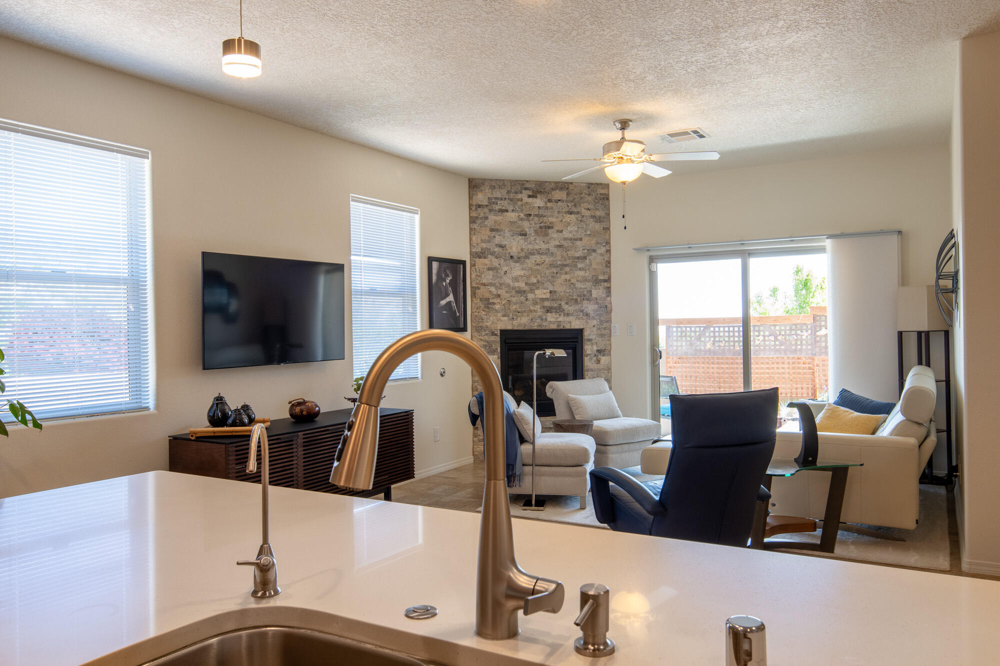 6124 SANTA FE TRAIL Drive NE