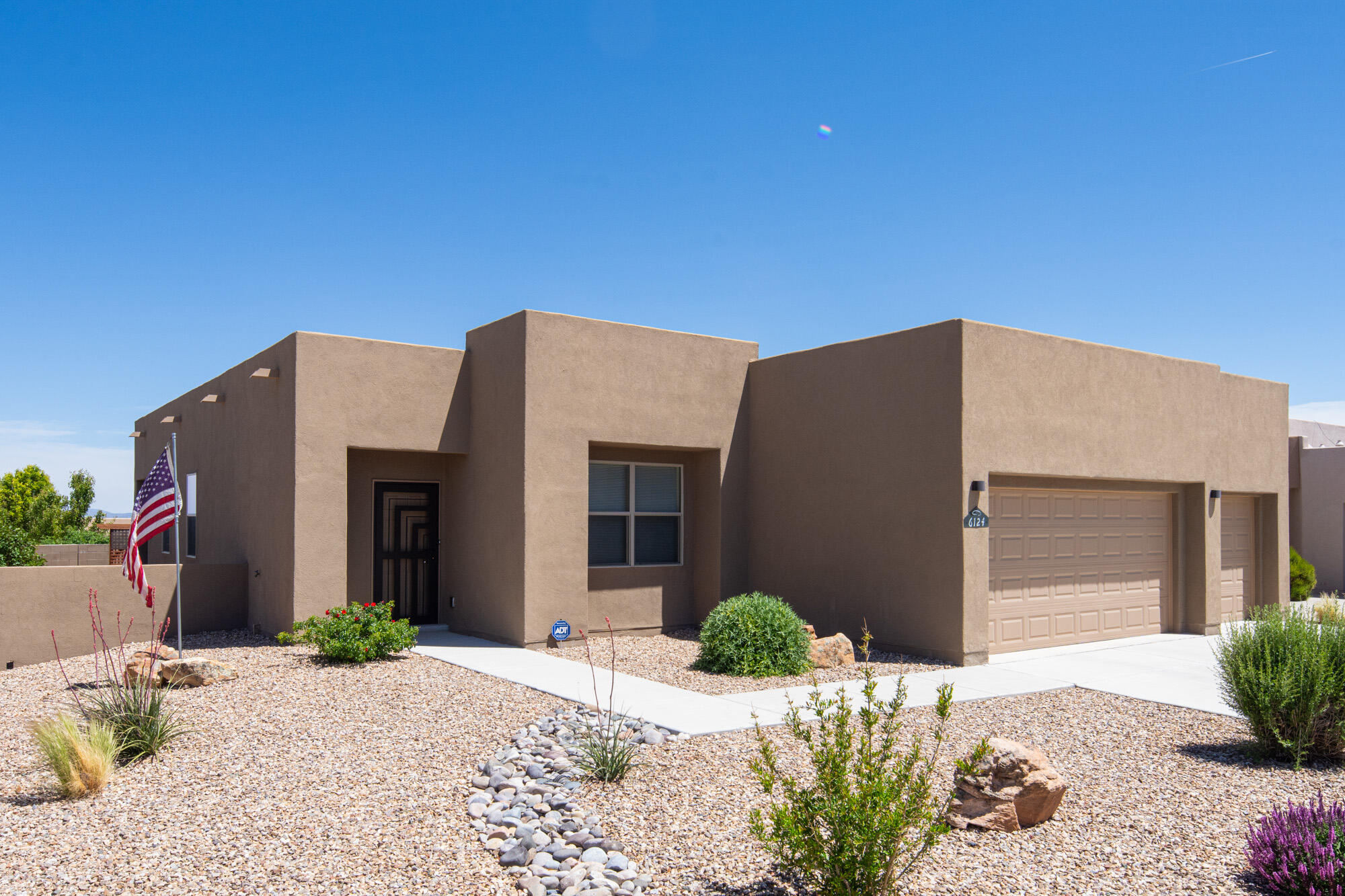 6124 SANTA FE TRAIL Drive NE