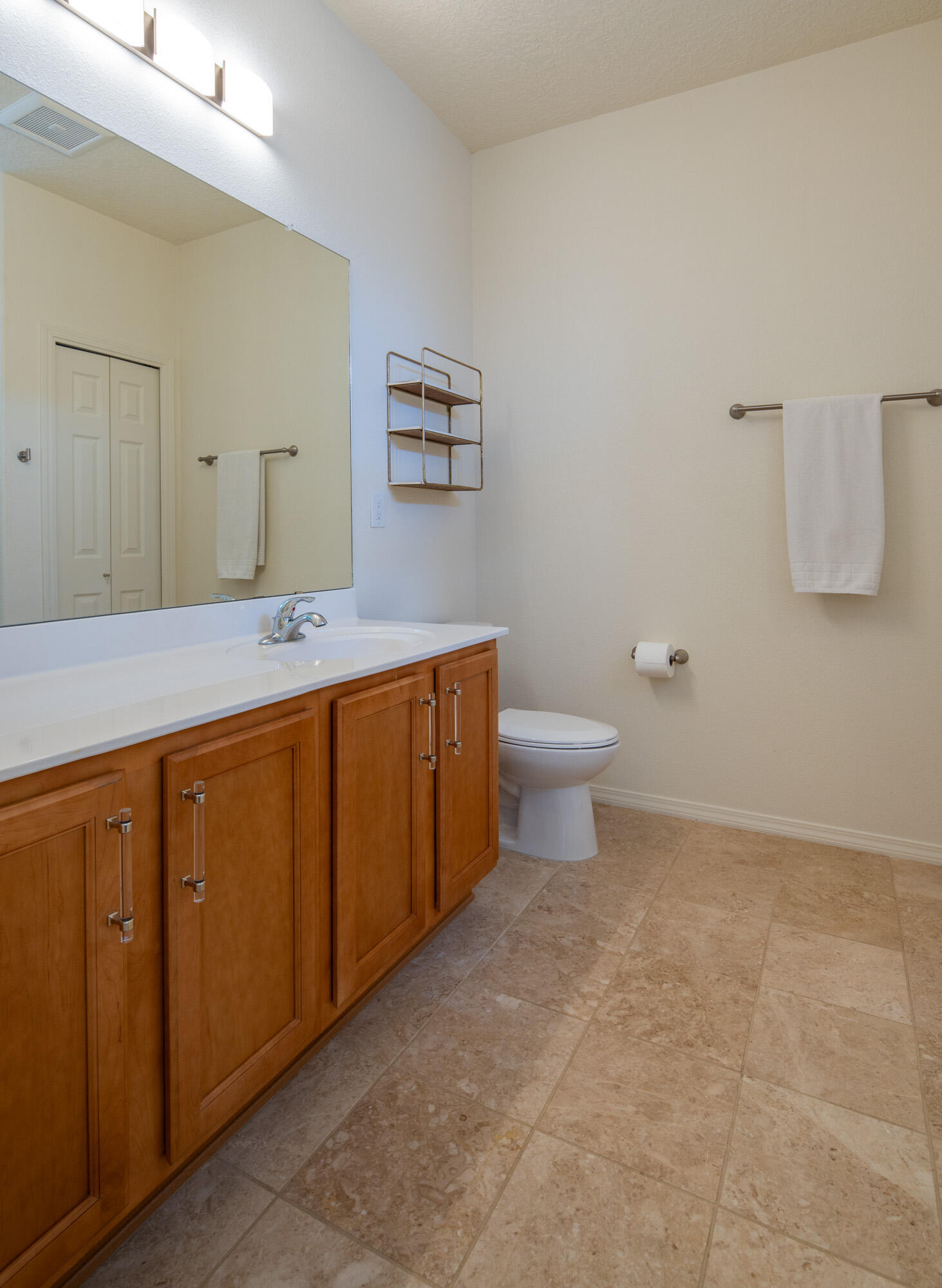 6124 SANTA FE TRAIL Drive NE