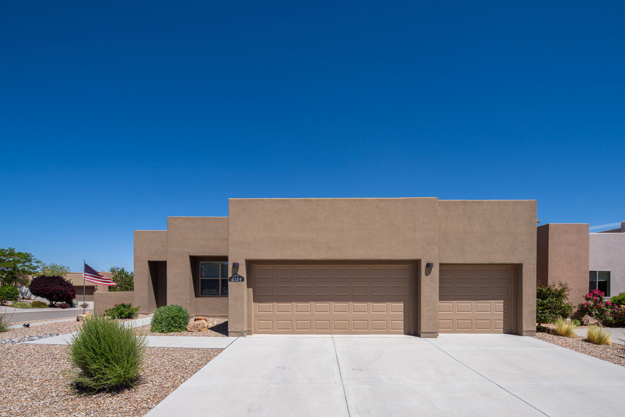 6124 SANTA FE TRAIL Drive NE