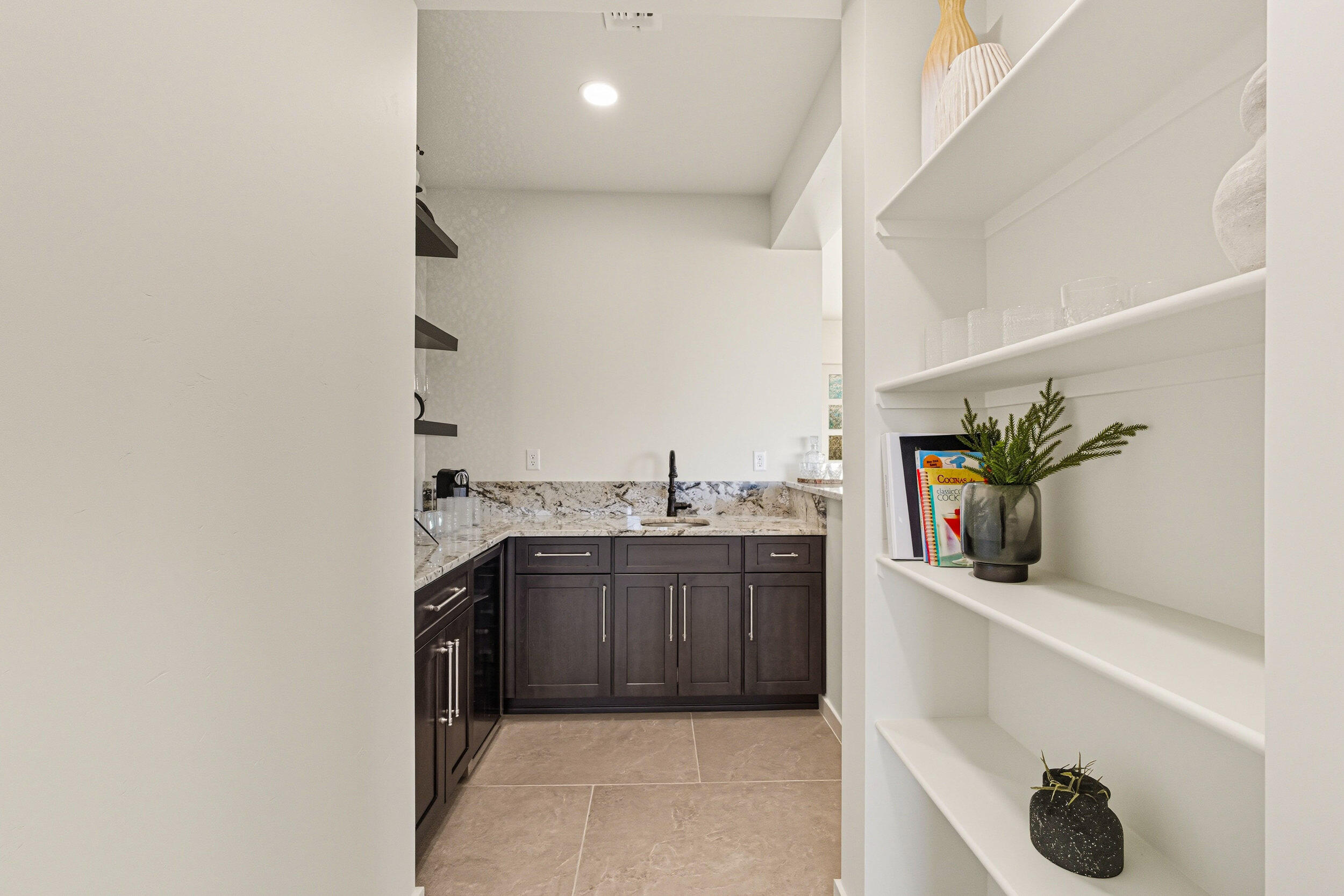 1620 Aztec Sun Court