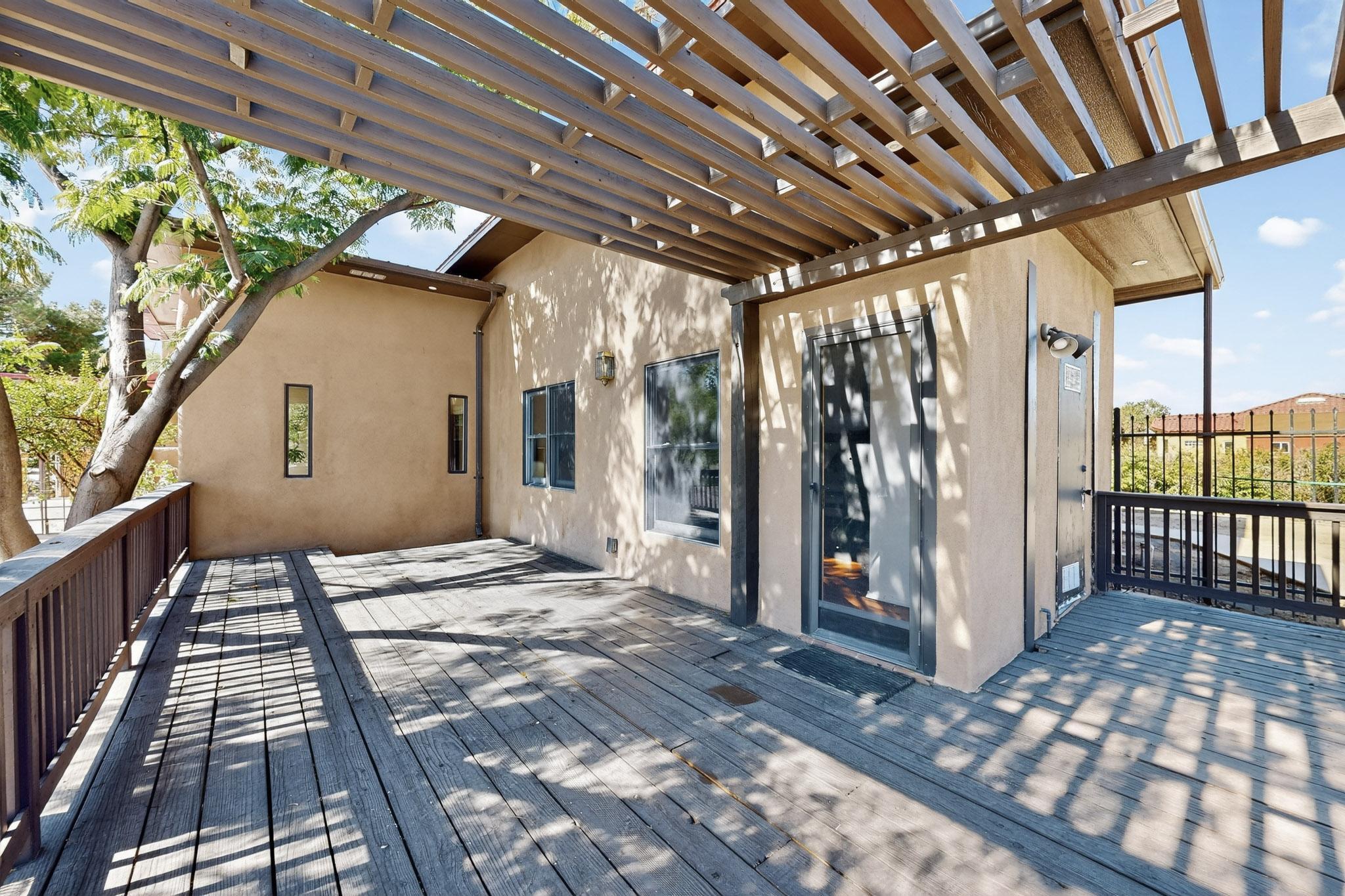 8909 Rio Grande Boulevard NW