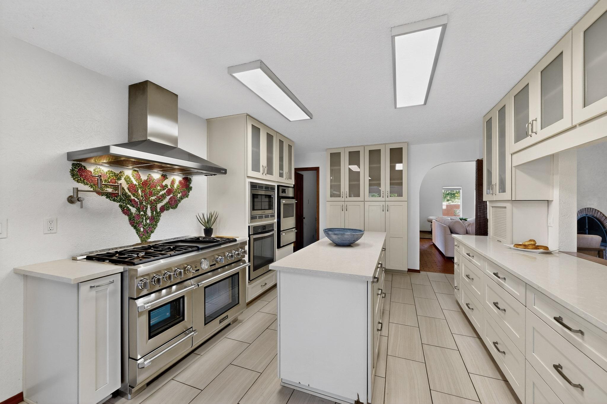 8909 Rio Grande Boulevard NW