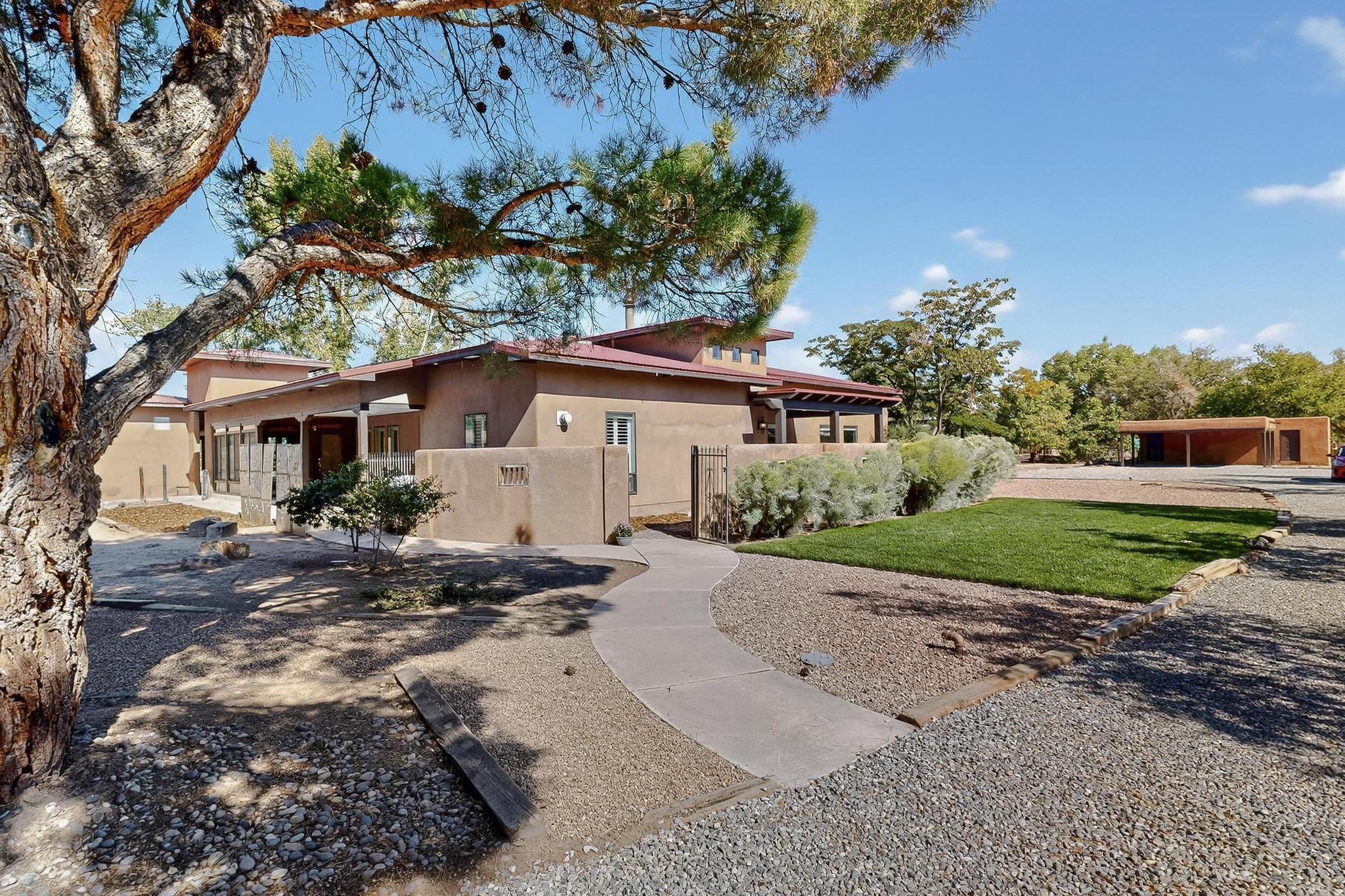 8909 Rio Grande Boulevard NW