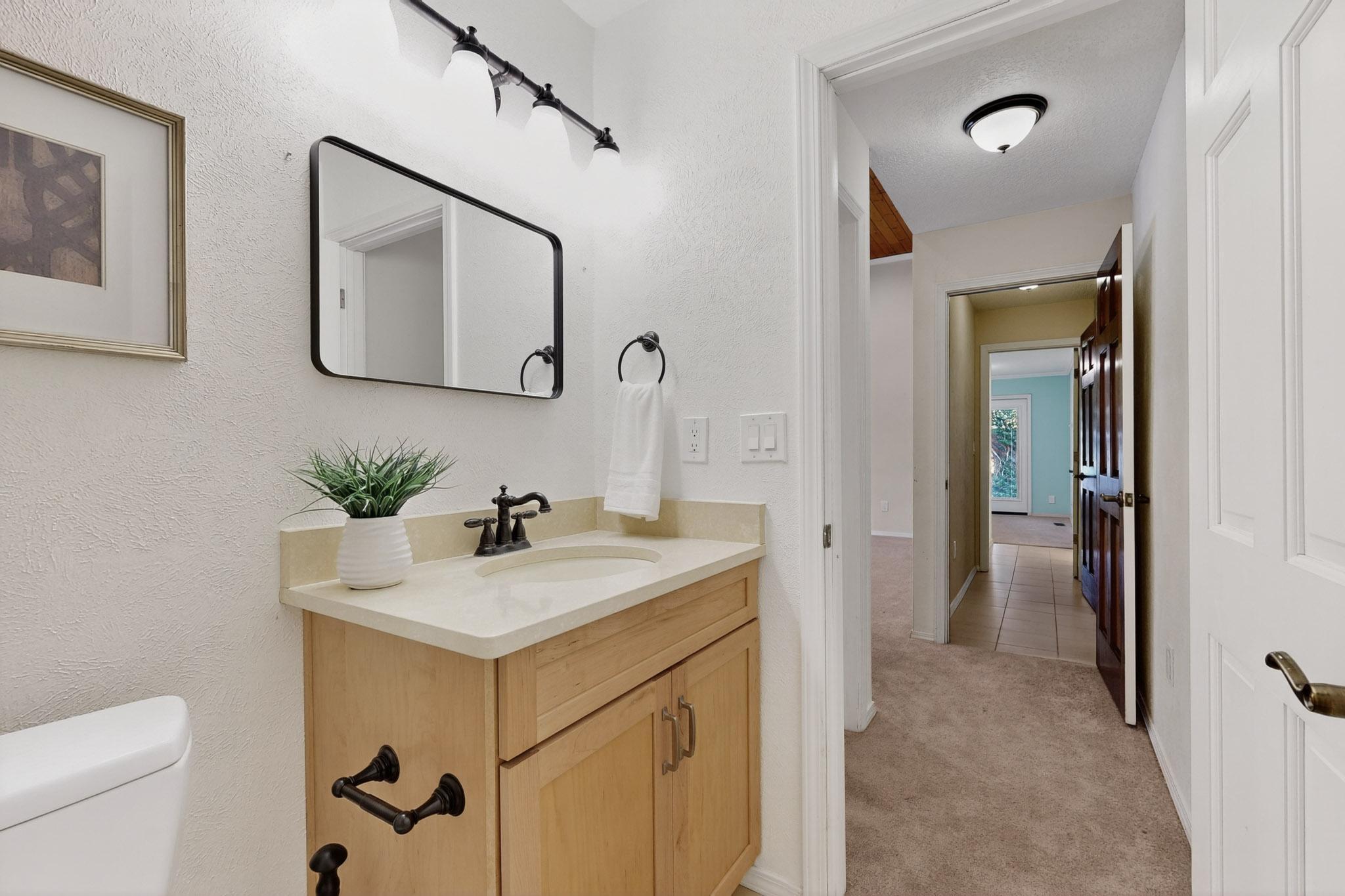 8909 Rio Grande Boulevard NW