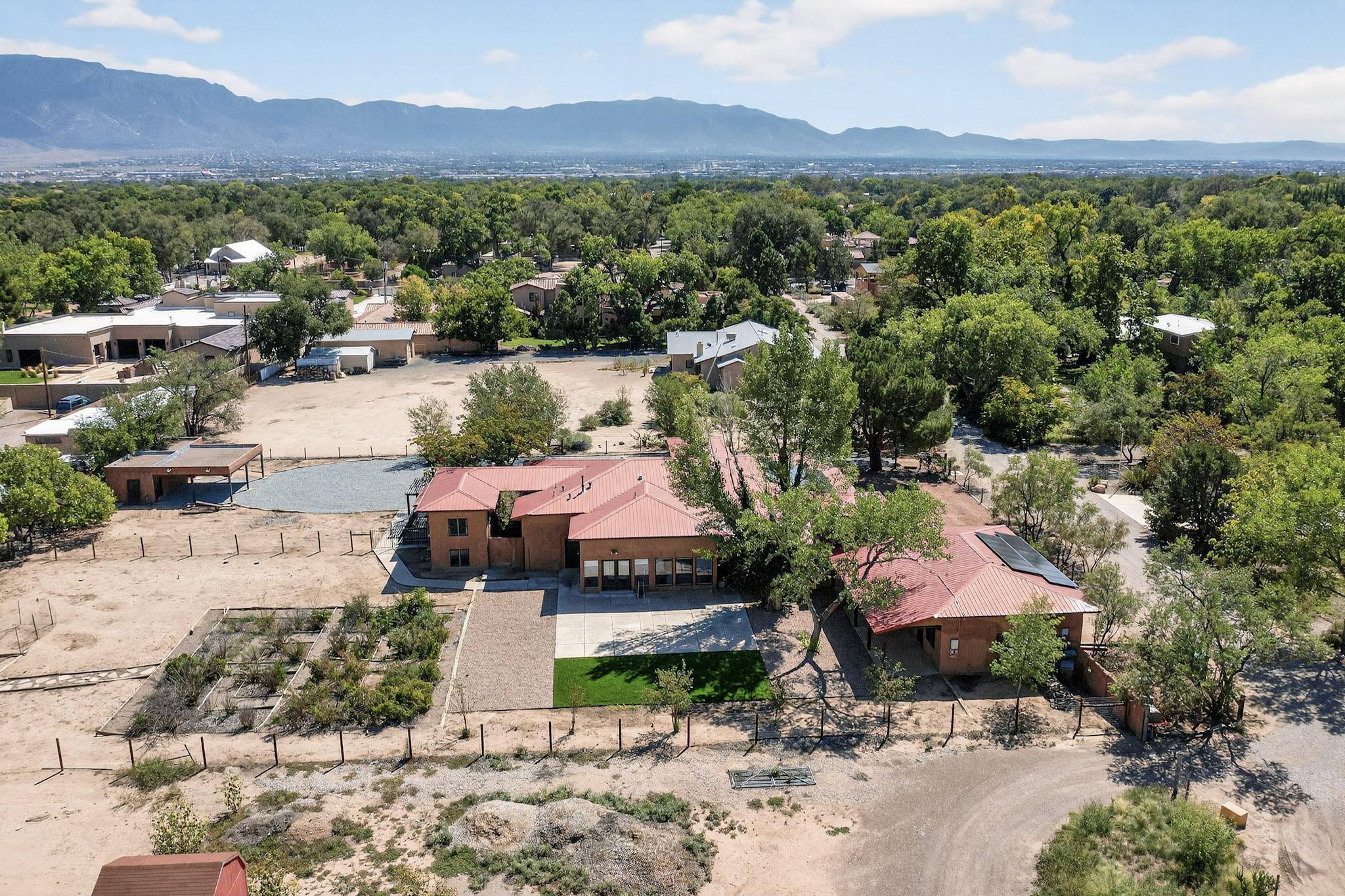 8909 Rio Grande Boulevard NW