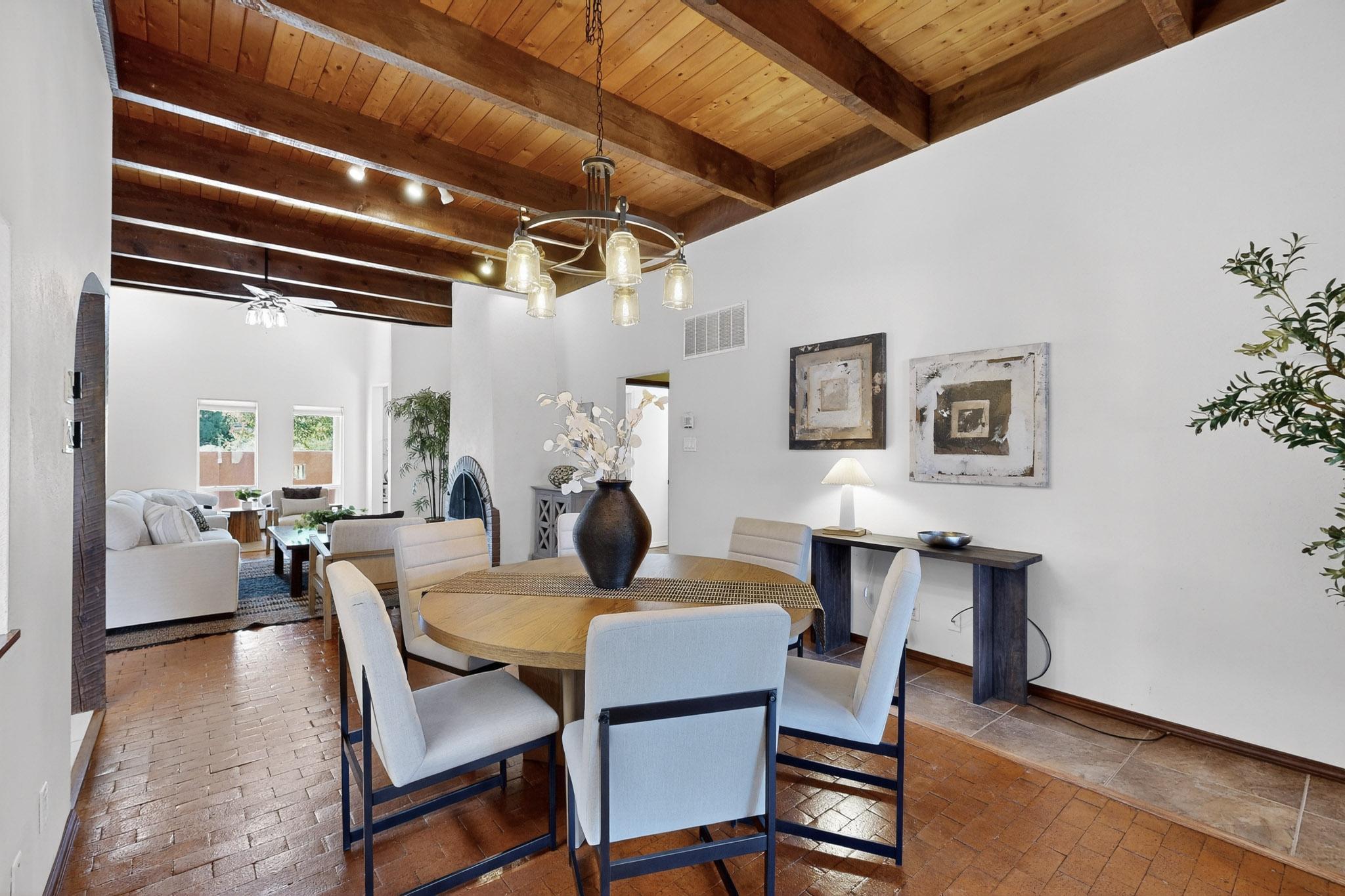 8909 Rio Grande Boulevard NW