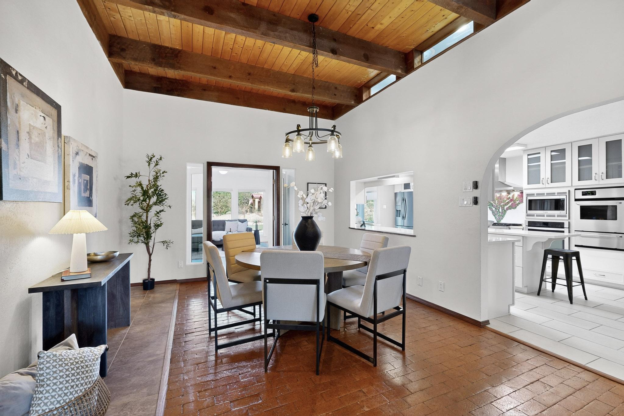 8909 Rio Grande Boulevard NW