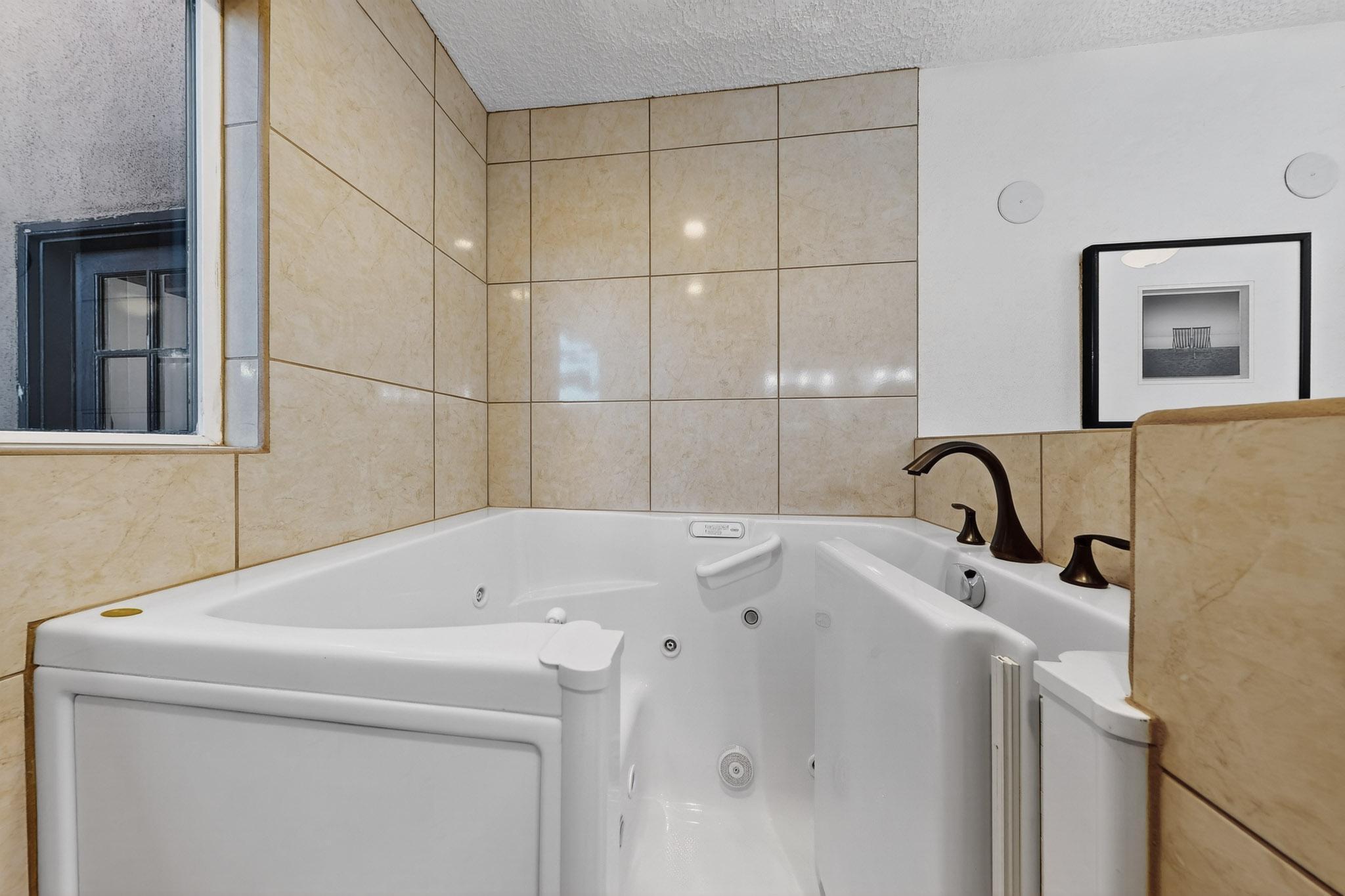 8909 Rio Grande Boulevard NW