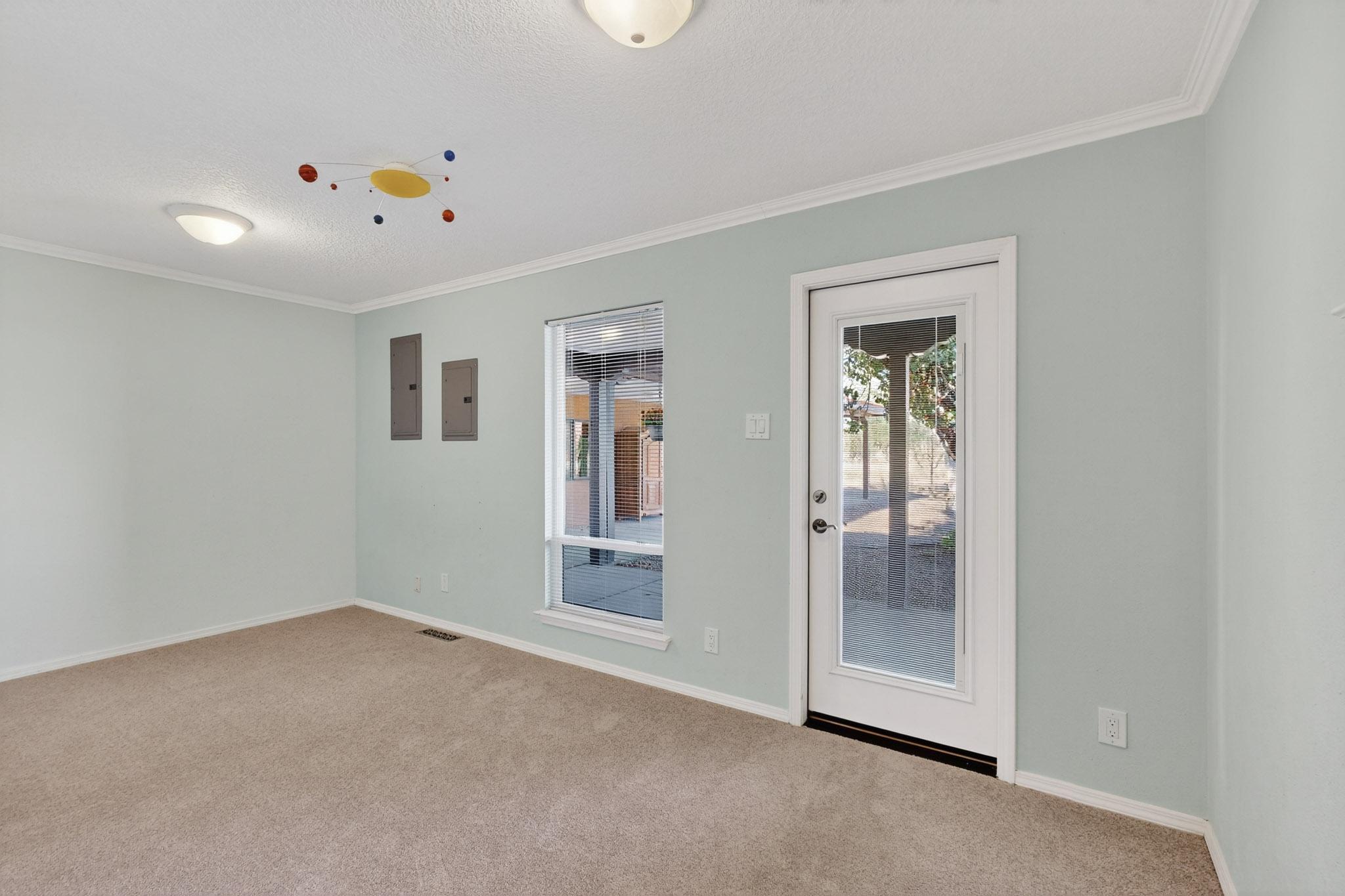 8909 Rio Grande Boulevard NW