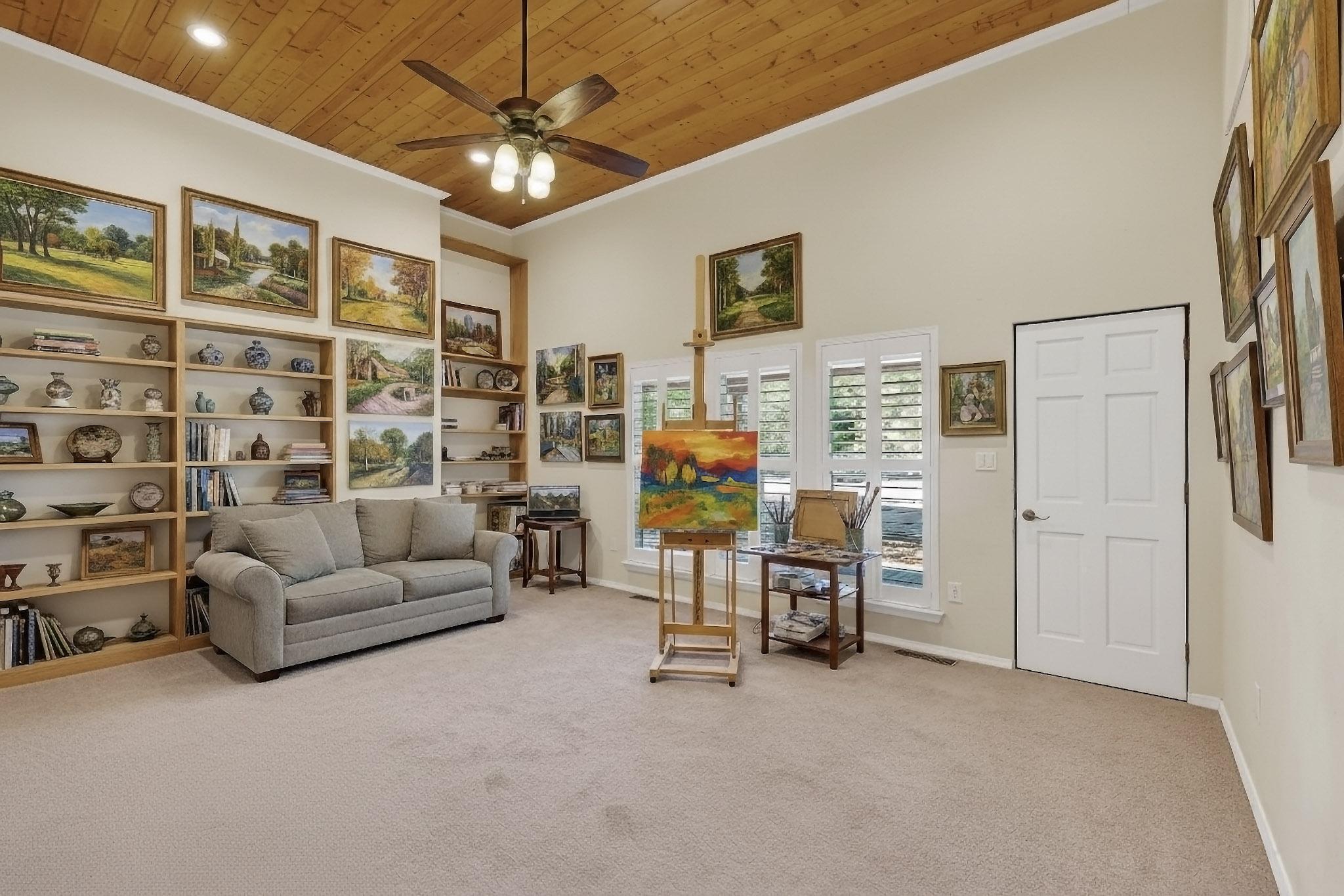 8909 Rio Grande Boulevard NW