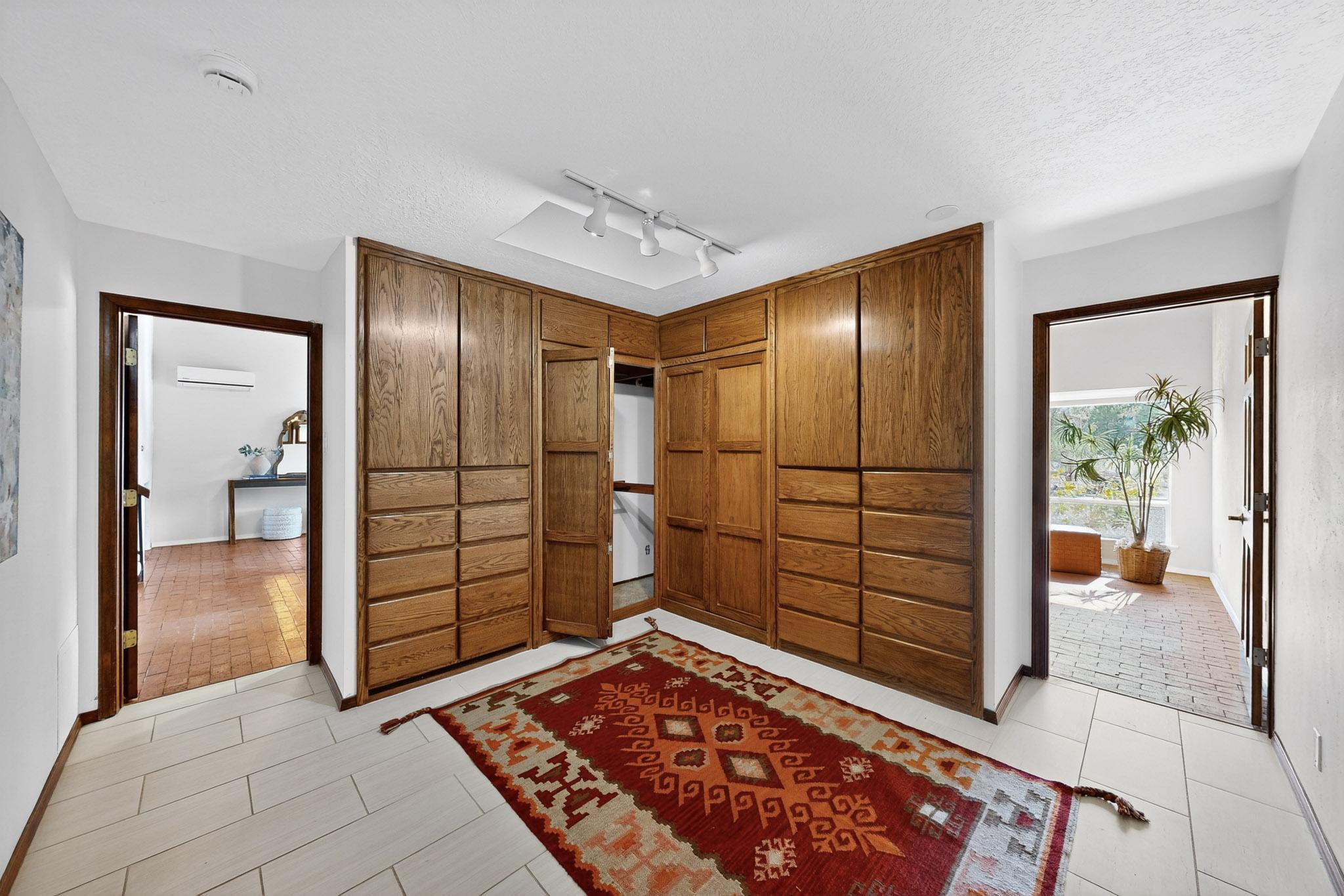 8909 Rio Grande Boulevard NW