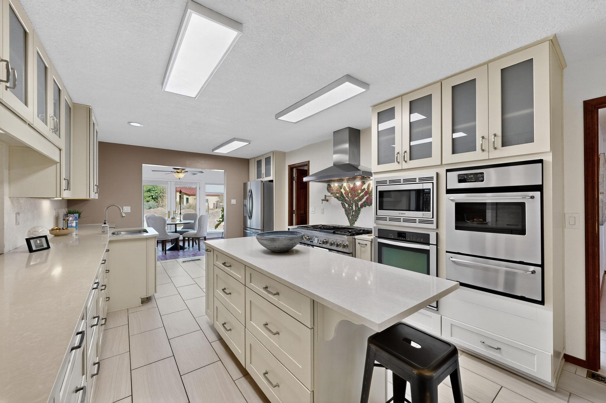 8909 Rio Grande Boulevard NW