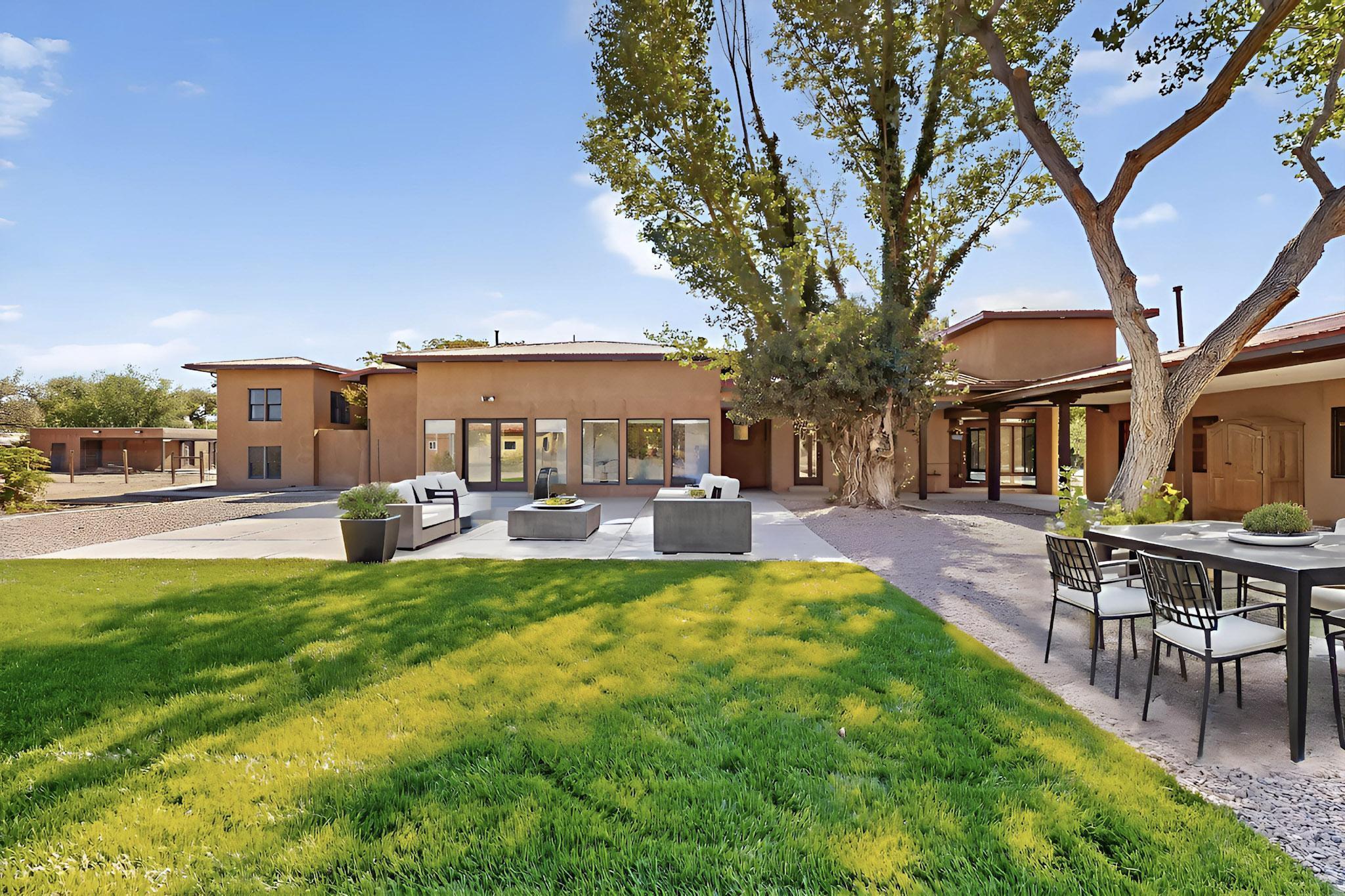 8909 Rio Grande Boulevard NW