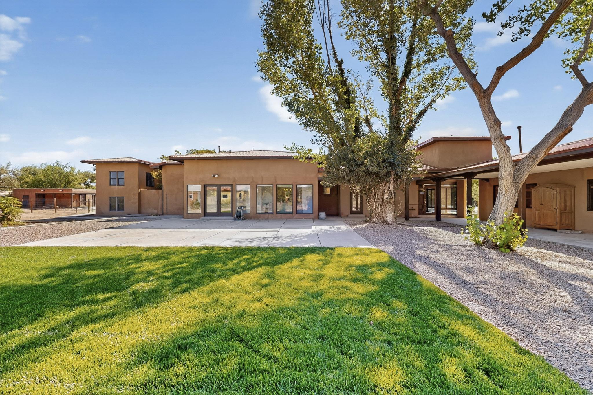 8909 Rio Grande Boulevard NW