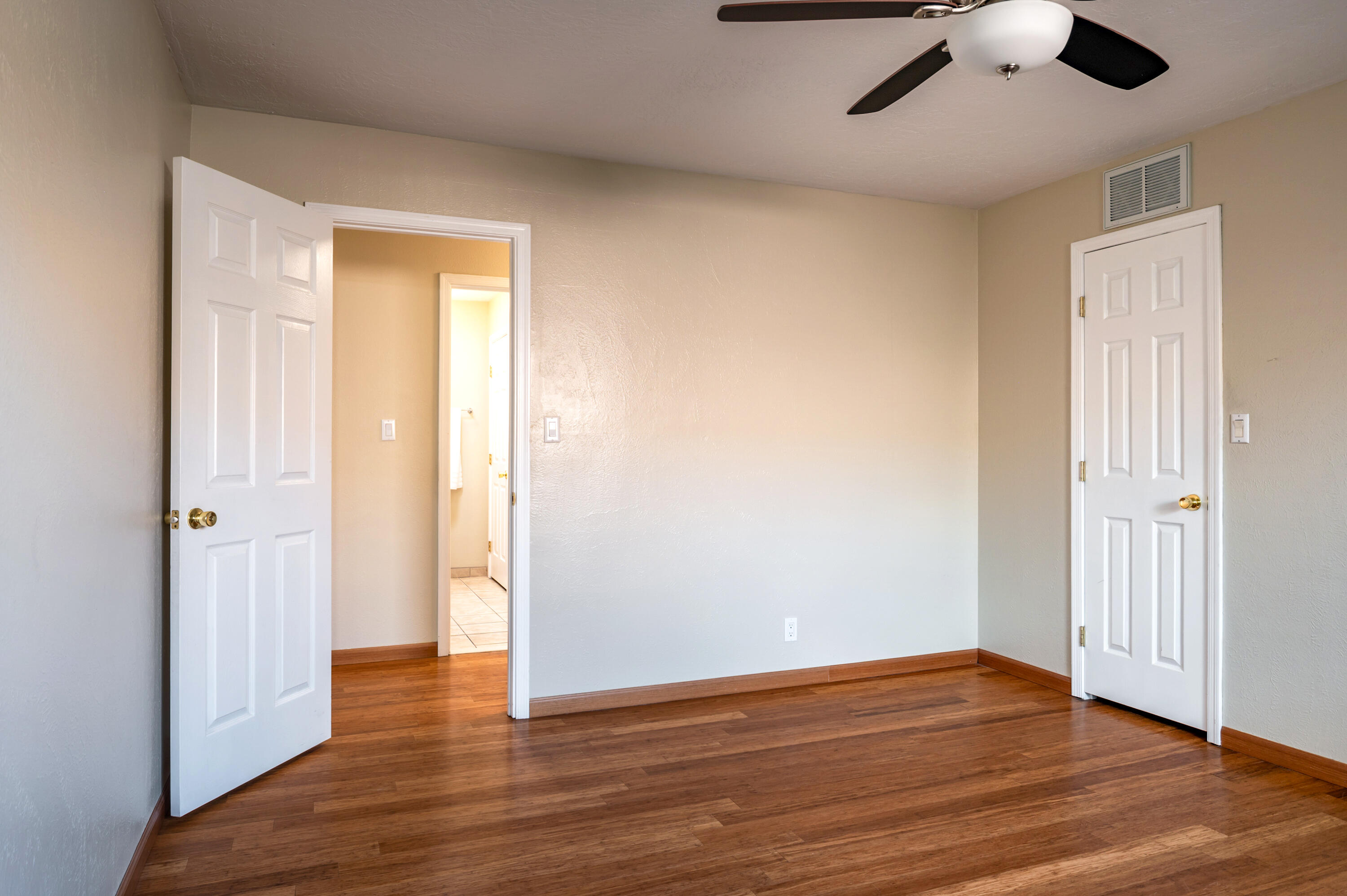 7933 ACADEMY Trail NE