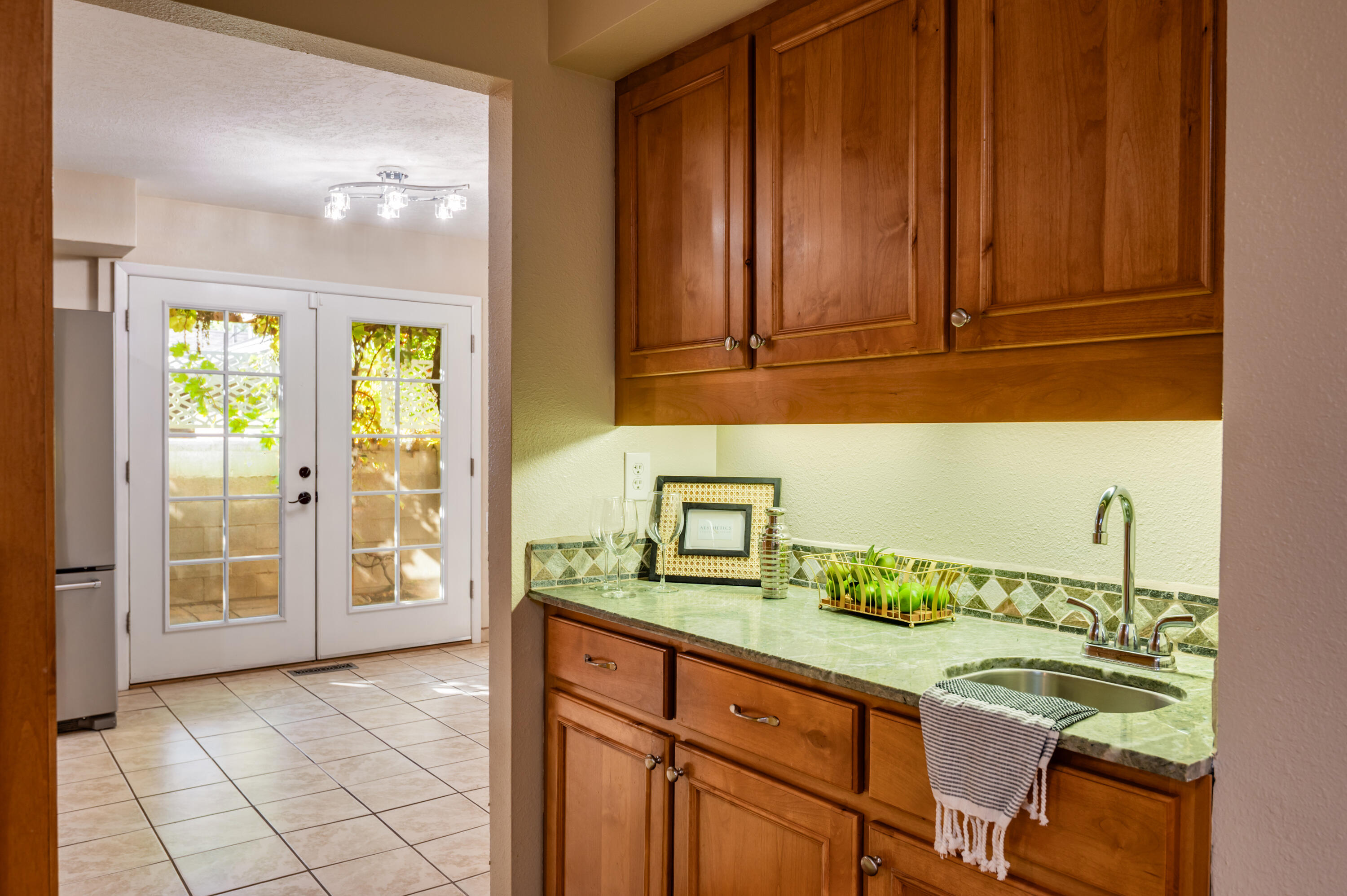 7933 ACADEMY Trail NE