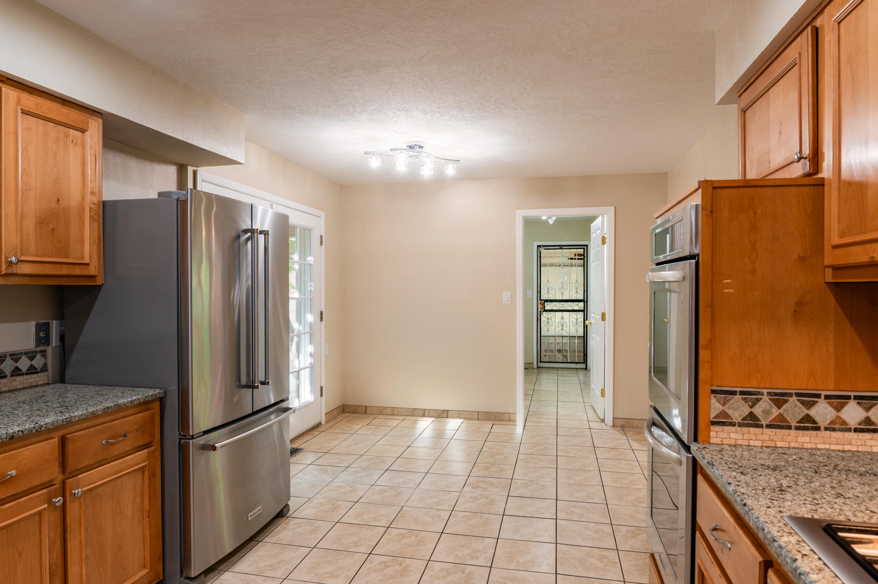 7933 ACADEMY Trail NE