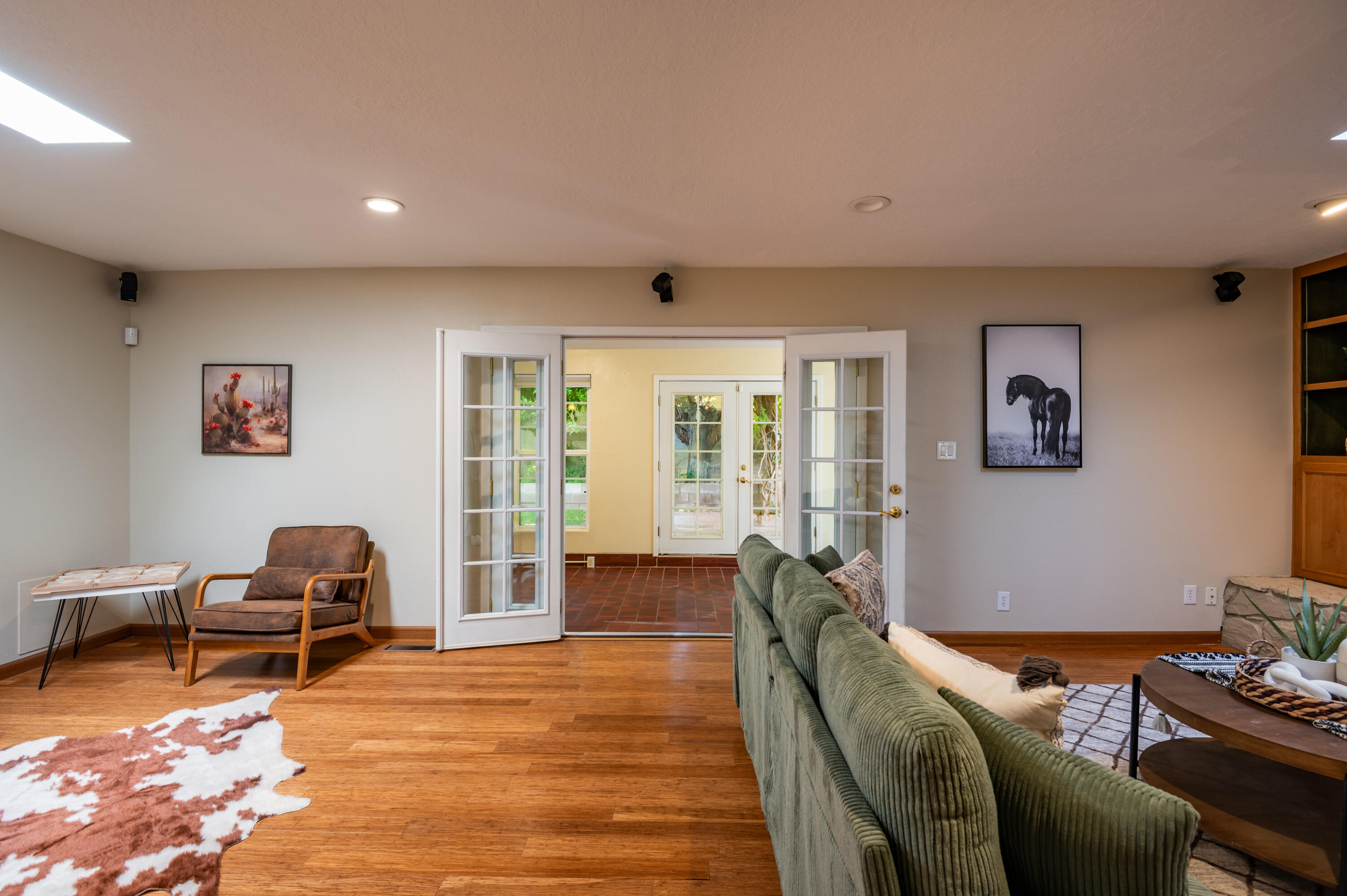 7933 ACADEMY Trail NE