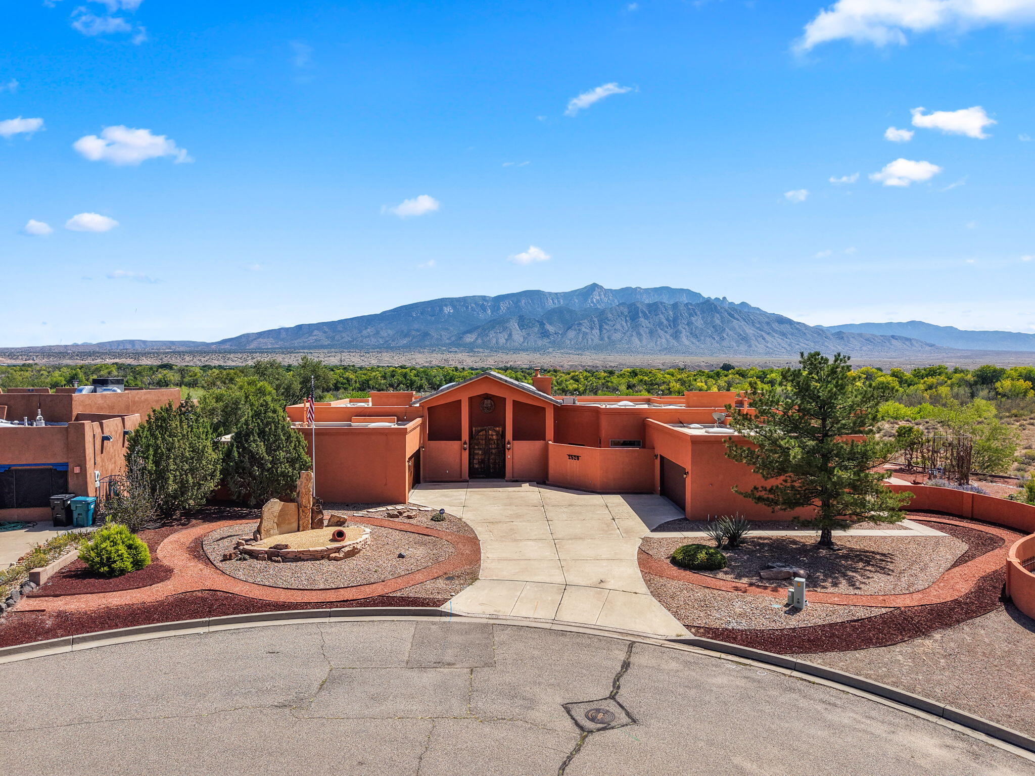 2520 SANDIA Loop NE
