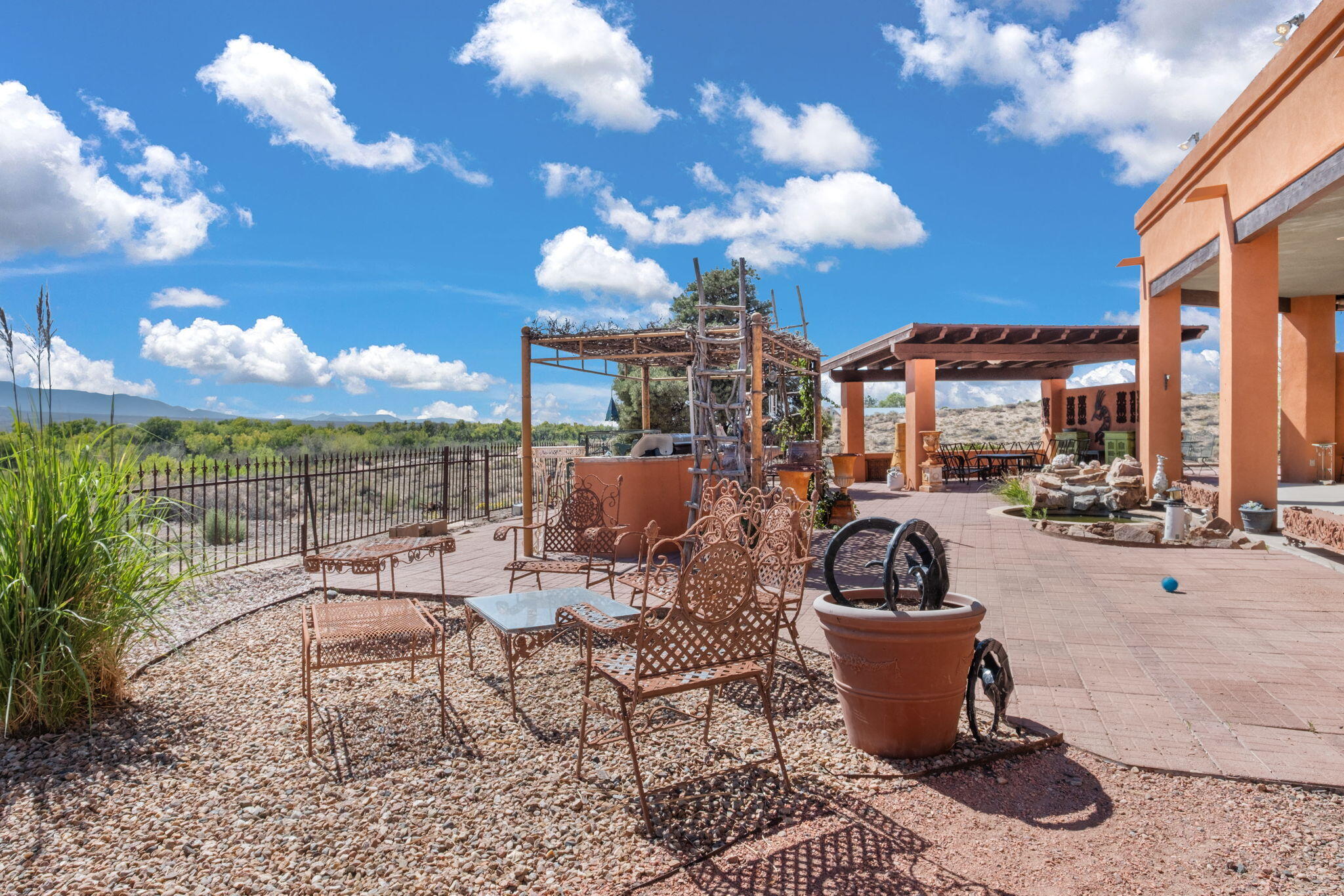 2520 SANDIA Loop NE