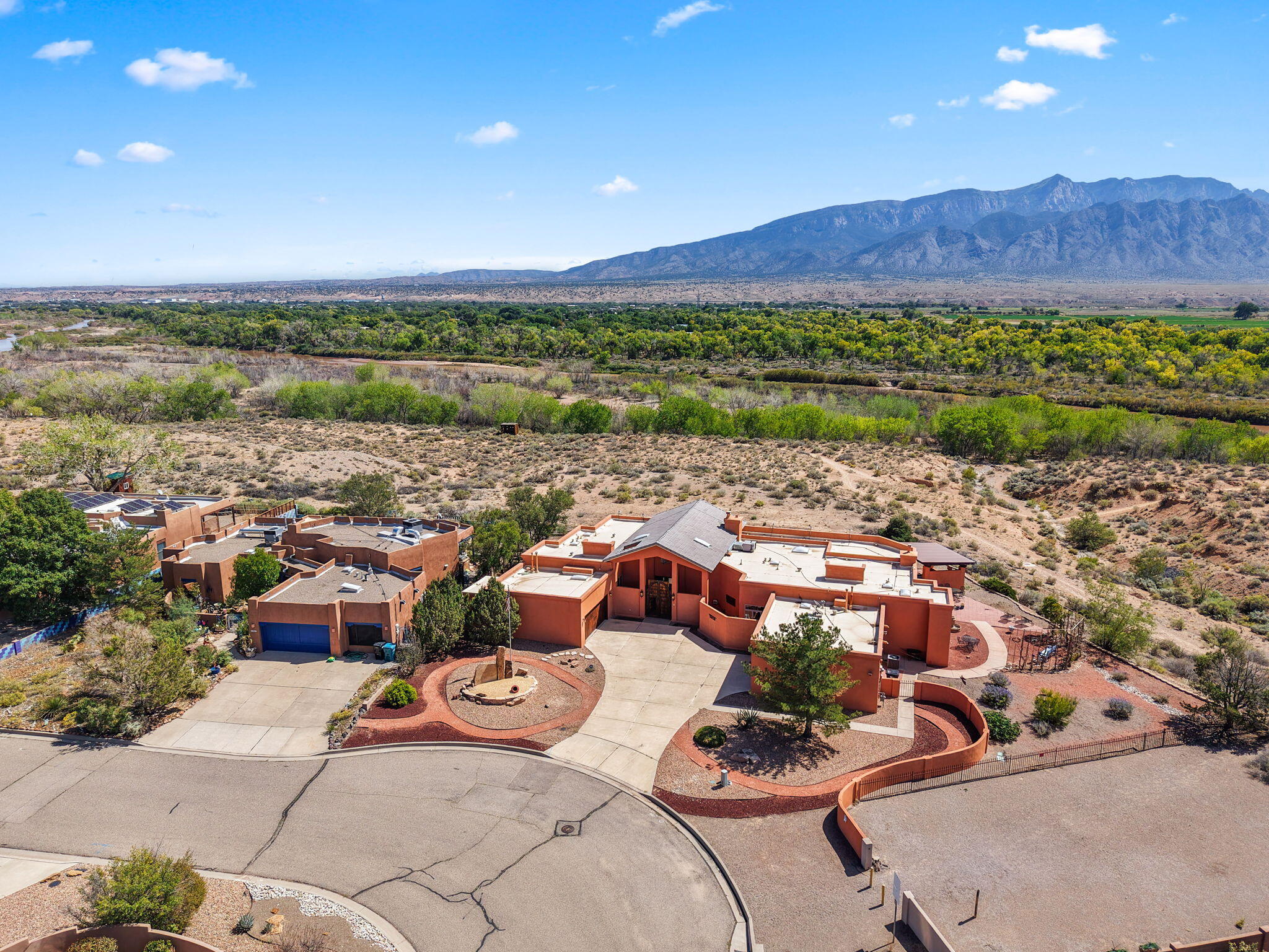2520 SANDIA Loop NE