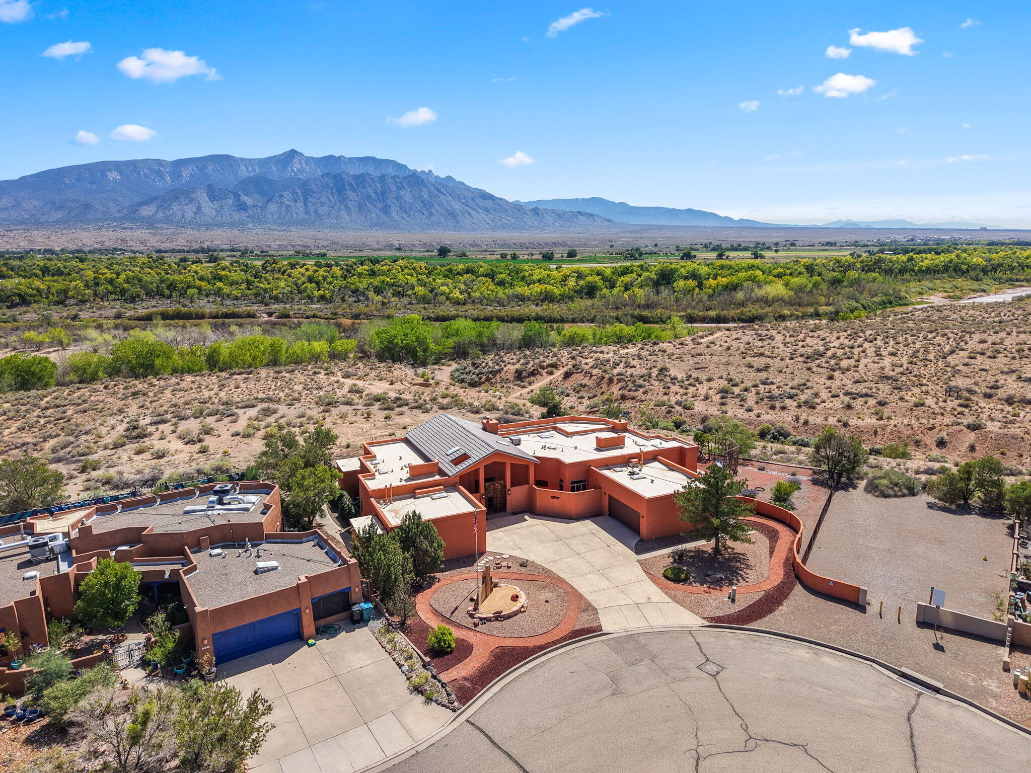 2520 SANDIA Loop NE