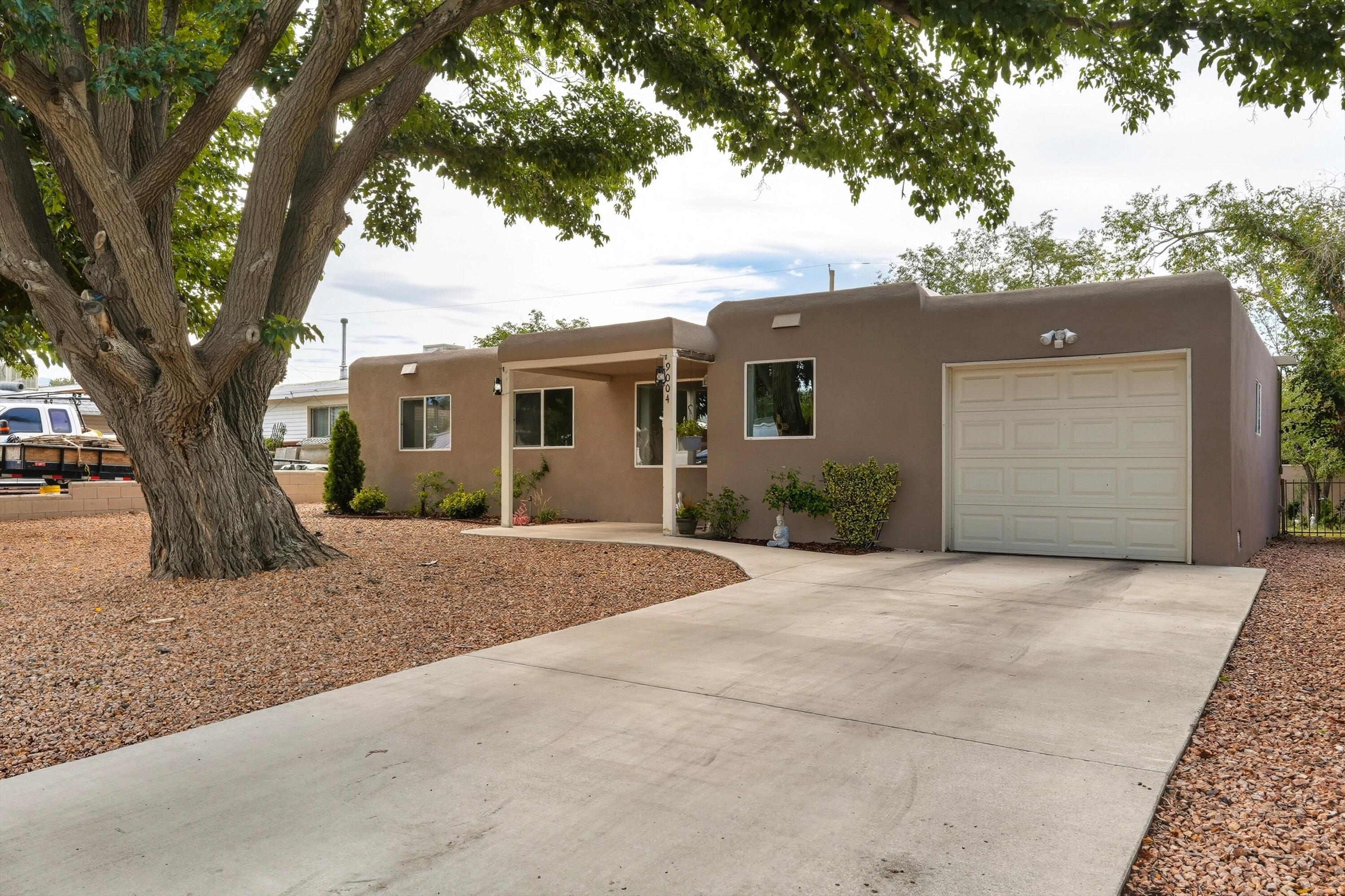 9004 SHOSHONE Road NE