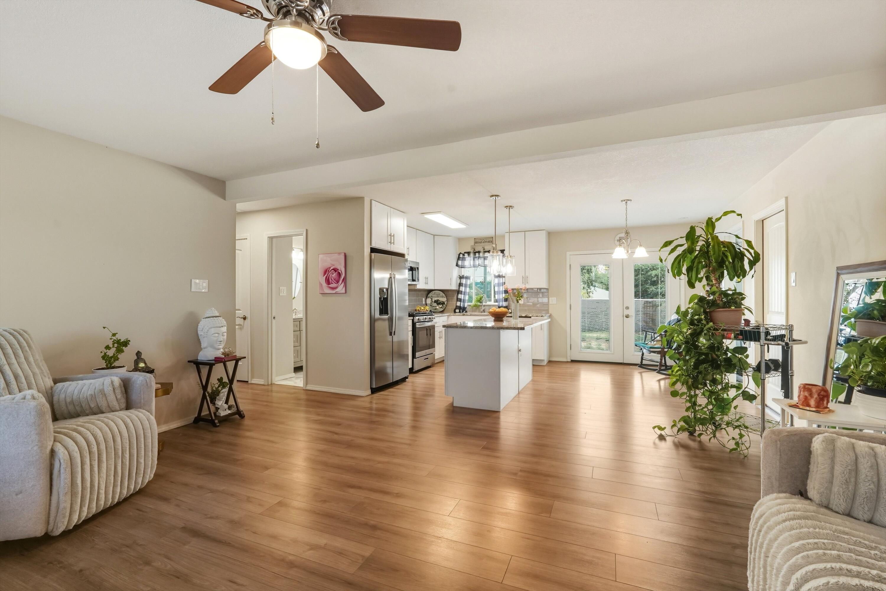 9004 SHOSHONE Road NE