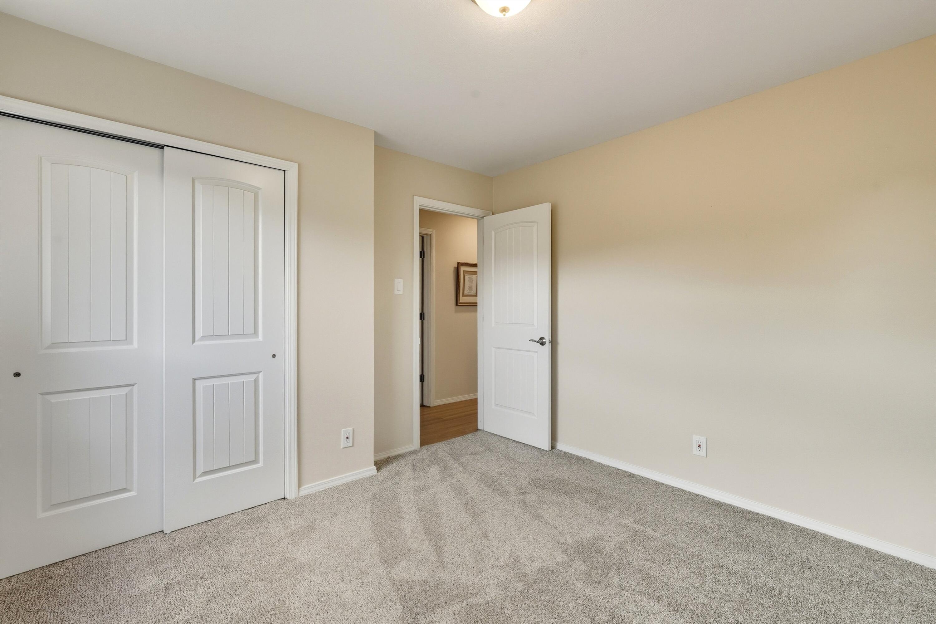 9004 SHOSHONE Road NE