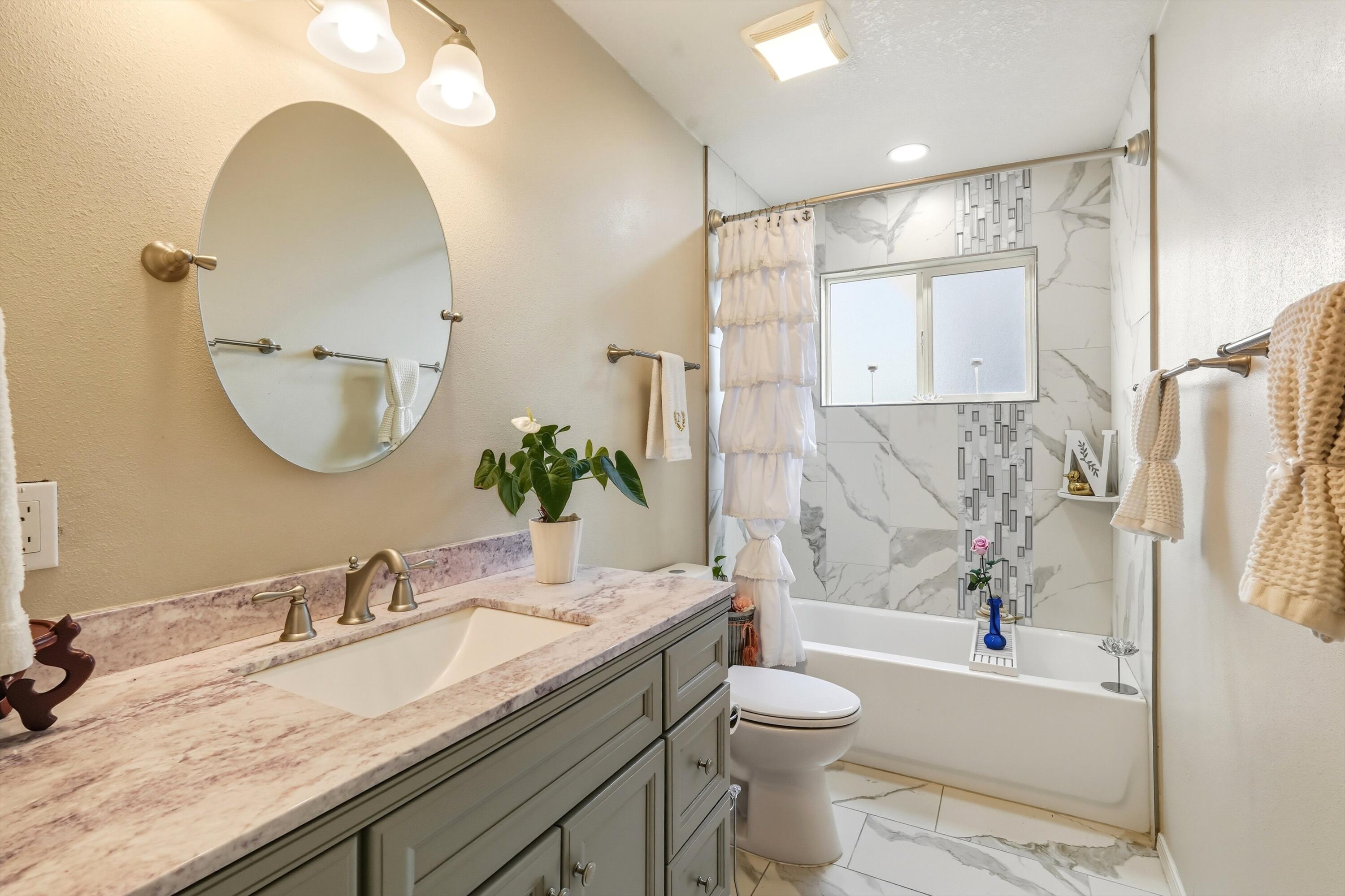 9004 SHOSHONE Road NE