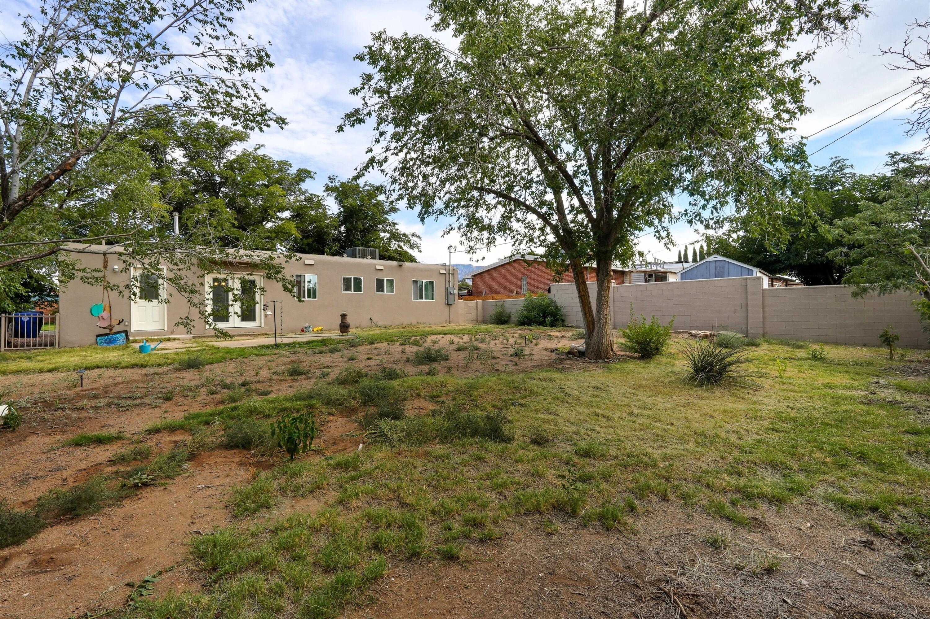 9004 SHOSHONE Road NE