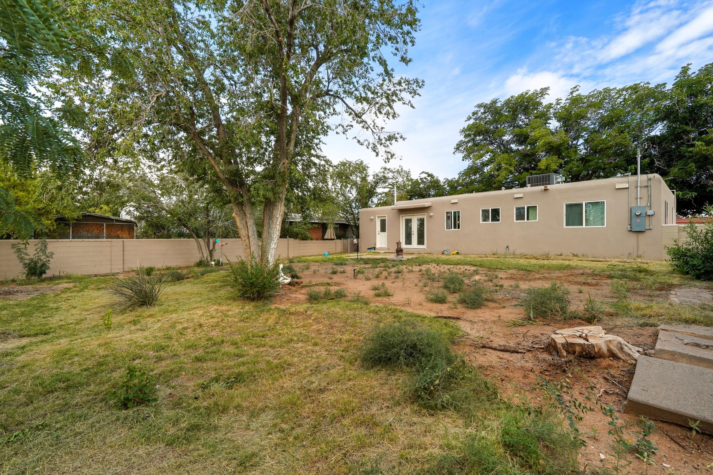 9004 SHOSHONE Road NE