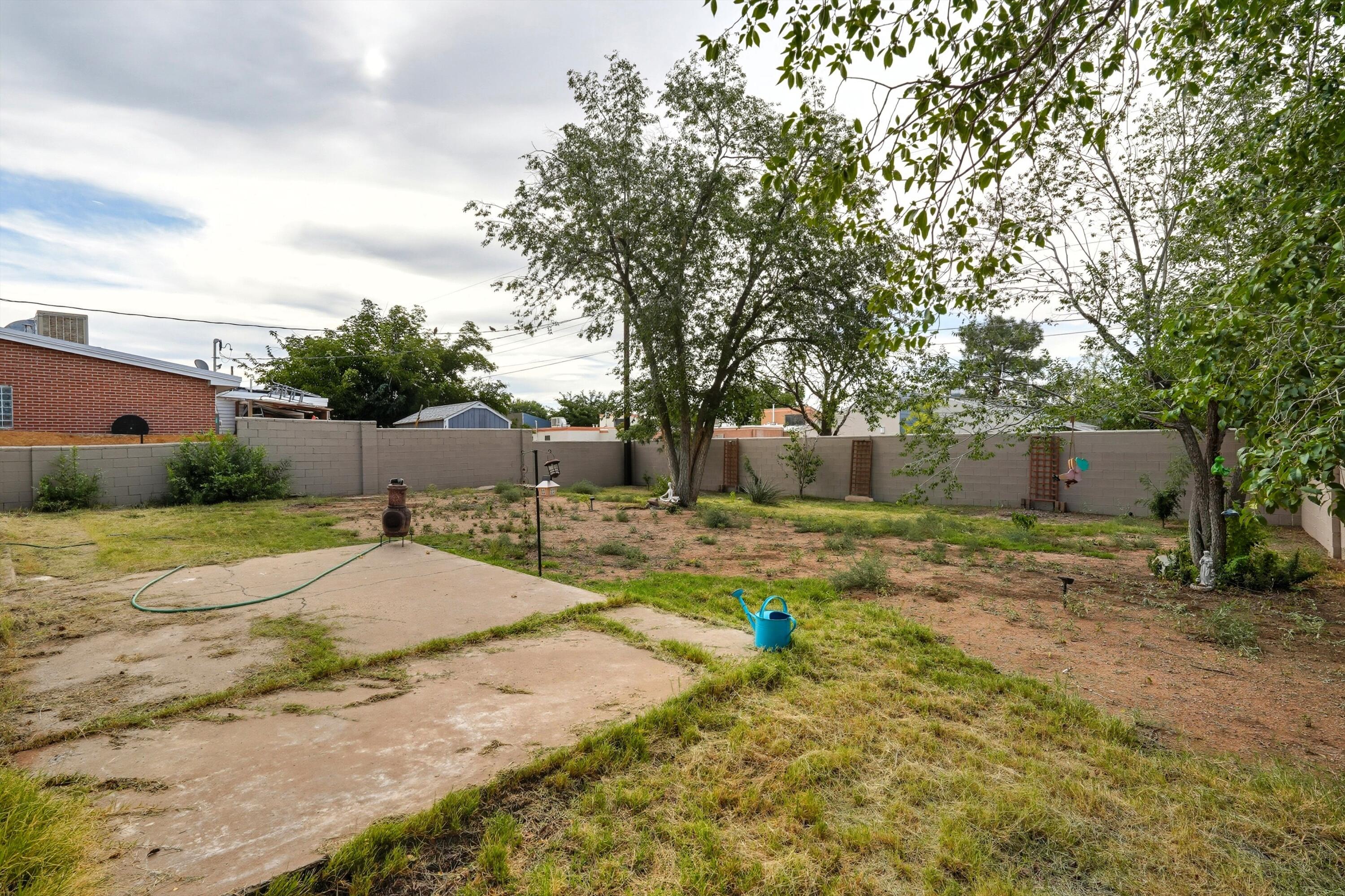 9004 SHOSHONE Road NE