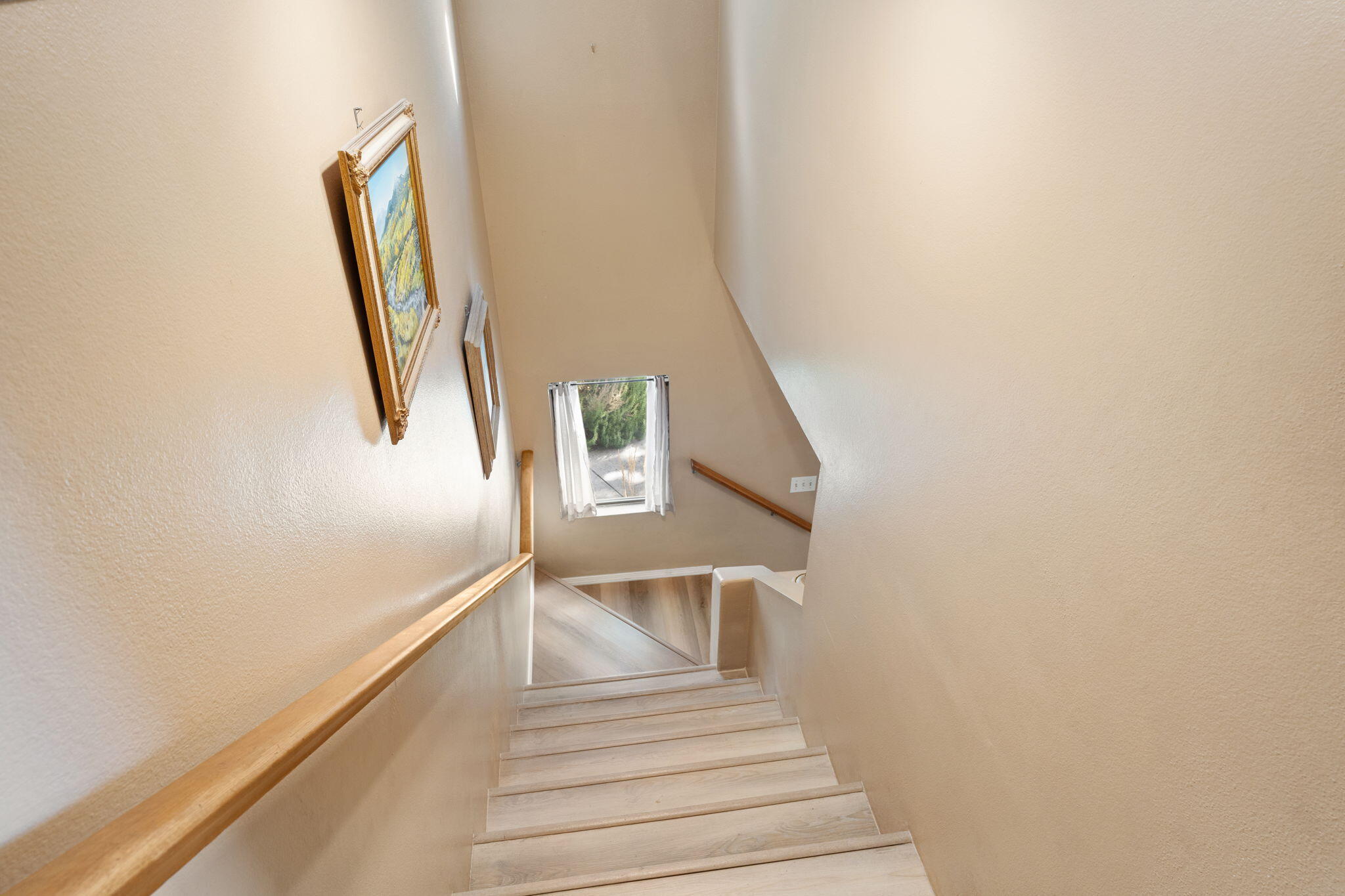 2900 VISTA DEL REY NE 20C