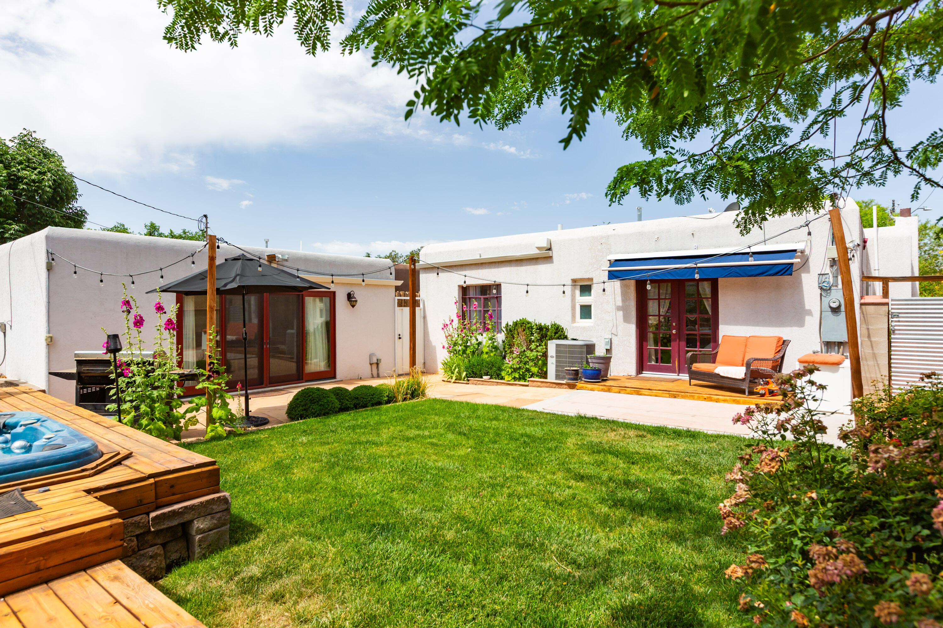 410 AMHERST Drive SE