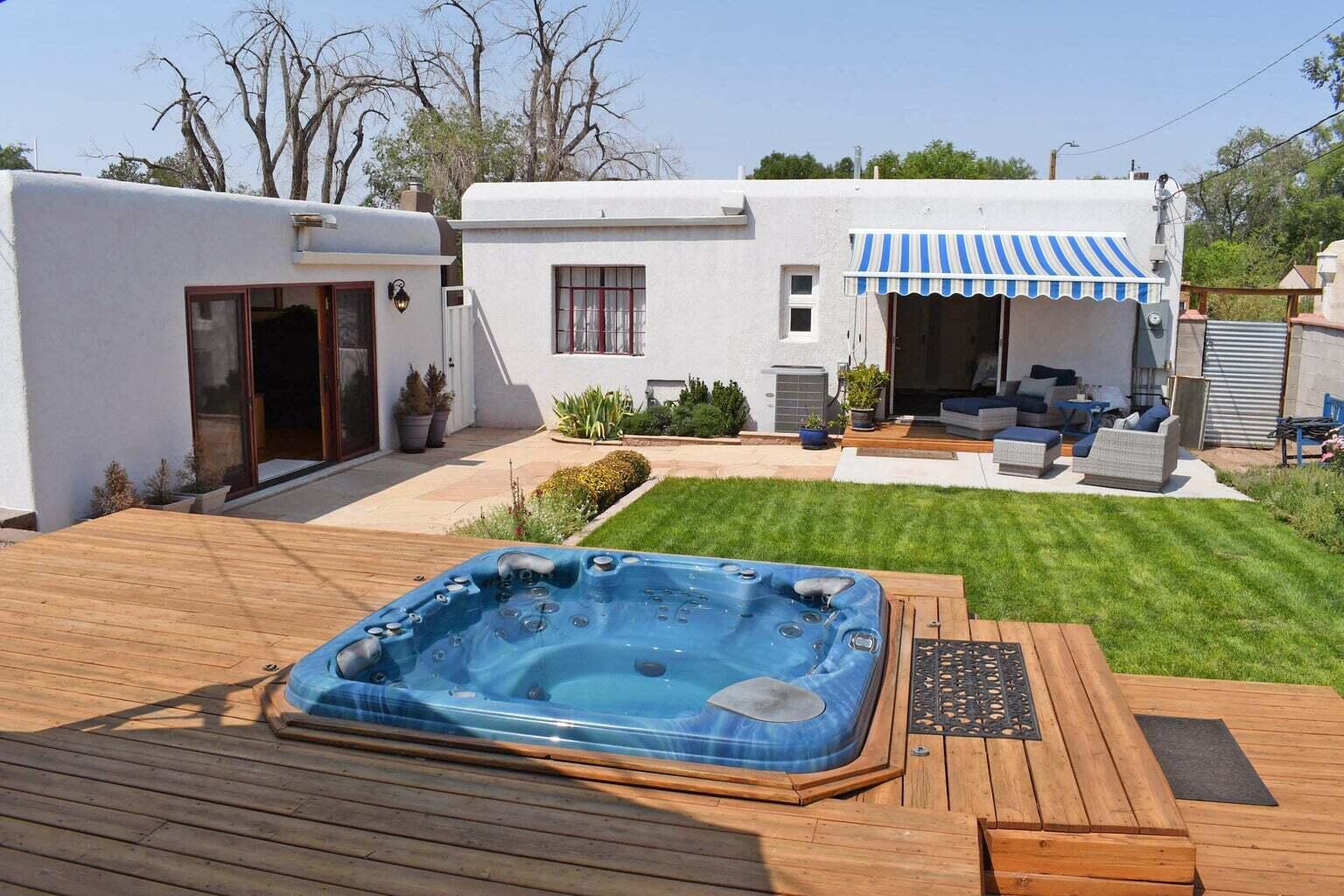 410 AMHERST Drive SE