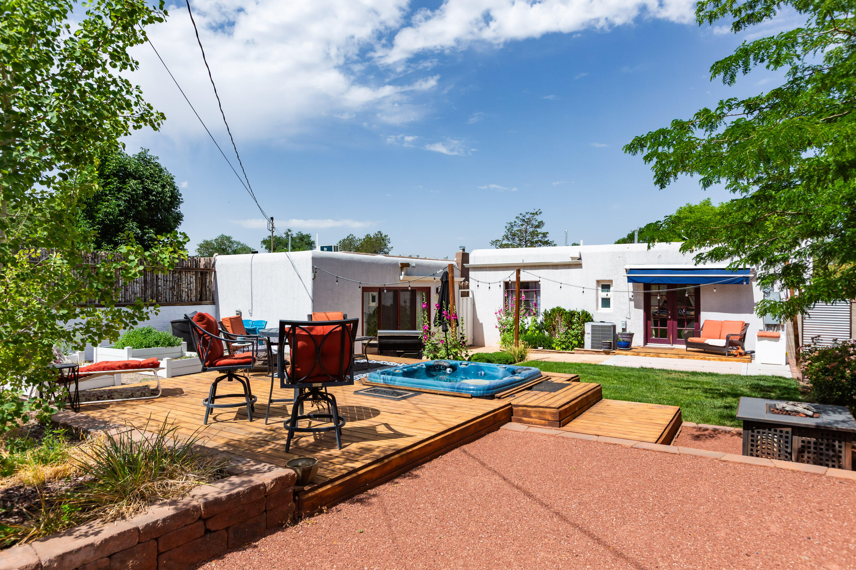 410 AMHERST Drive SE