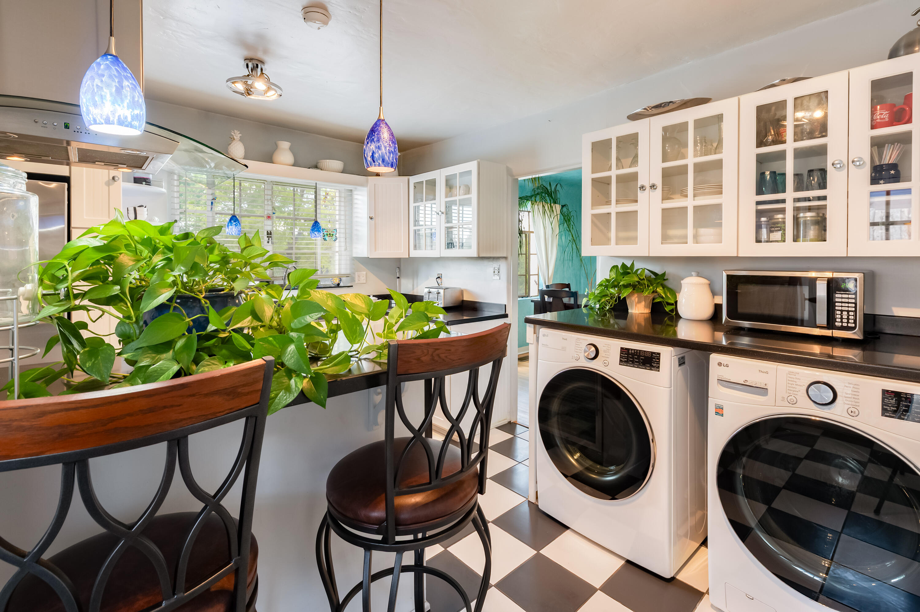 410 AMHERST Drive SE